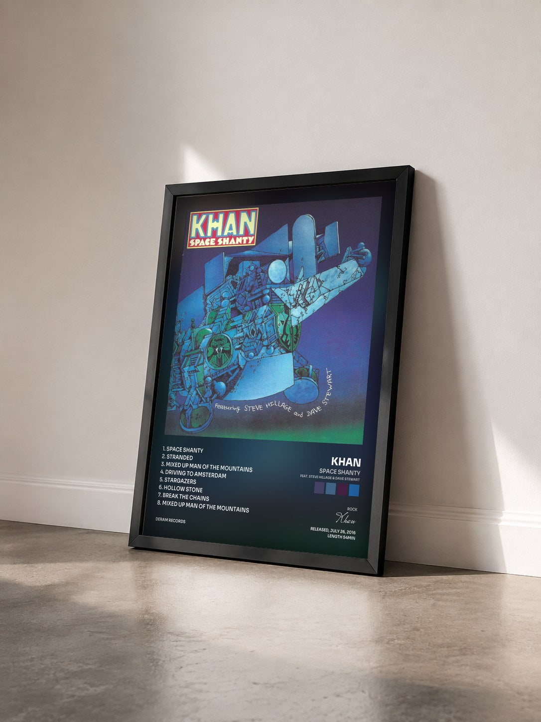#noir Tableau de l'album Space Shanty (feat. Steve Hillage & Dave Stewart) de Khan vu de trois quarts, cadre noir