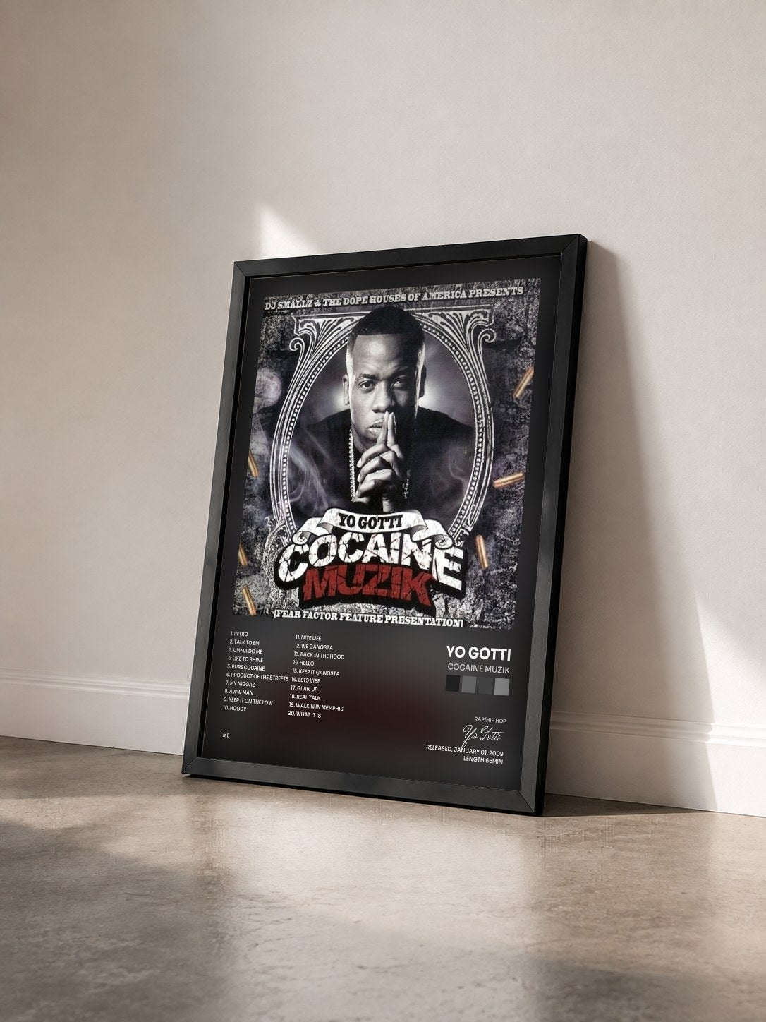 #noir Tableau de l'album Cocaine Muzik de Yo Gotti vu de trois quarts, cadre noir