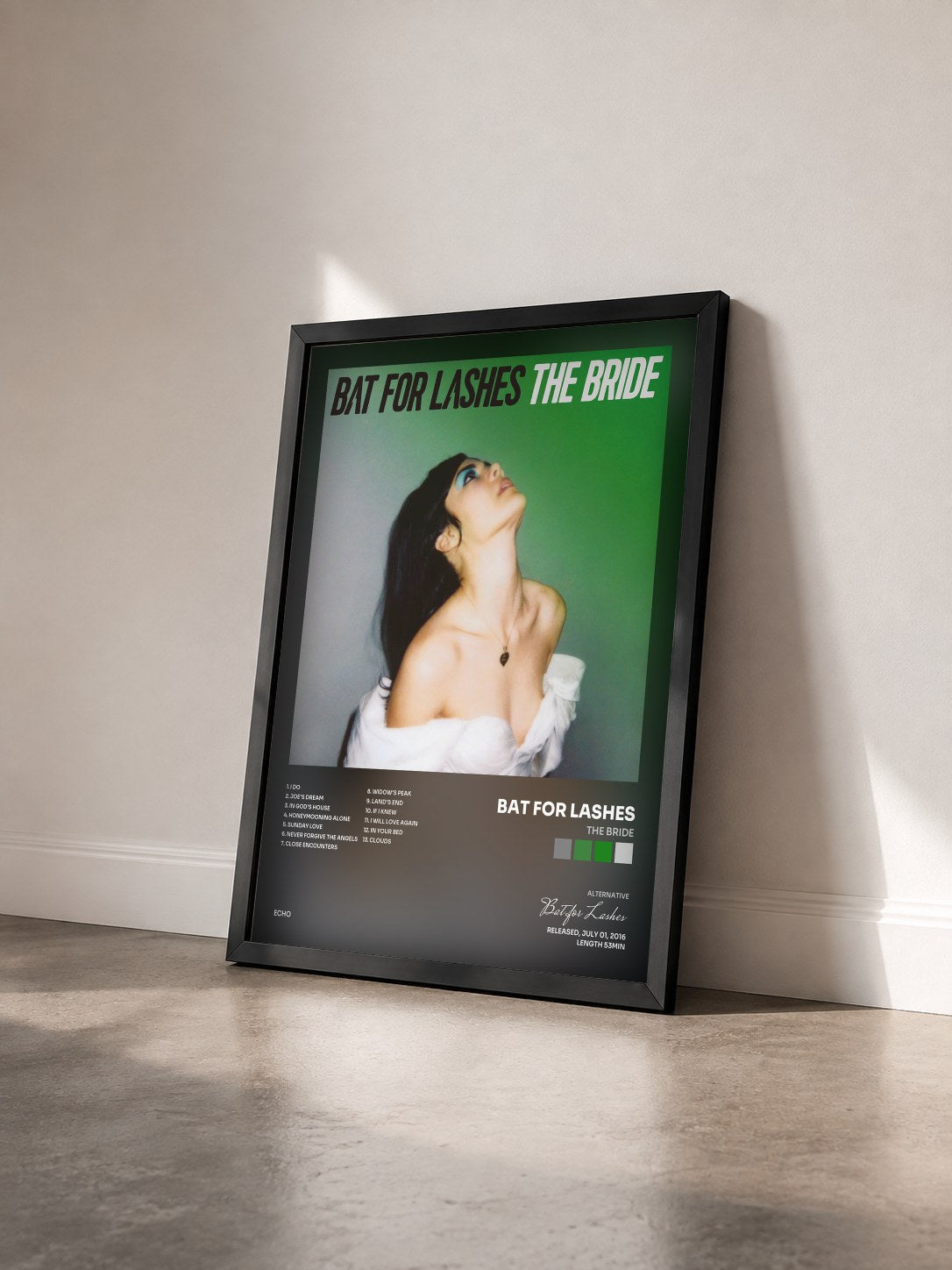 #noir Tableau de l'album The Bride de Bat for Lashes vu de trois quarts, cadre noir