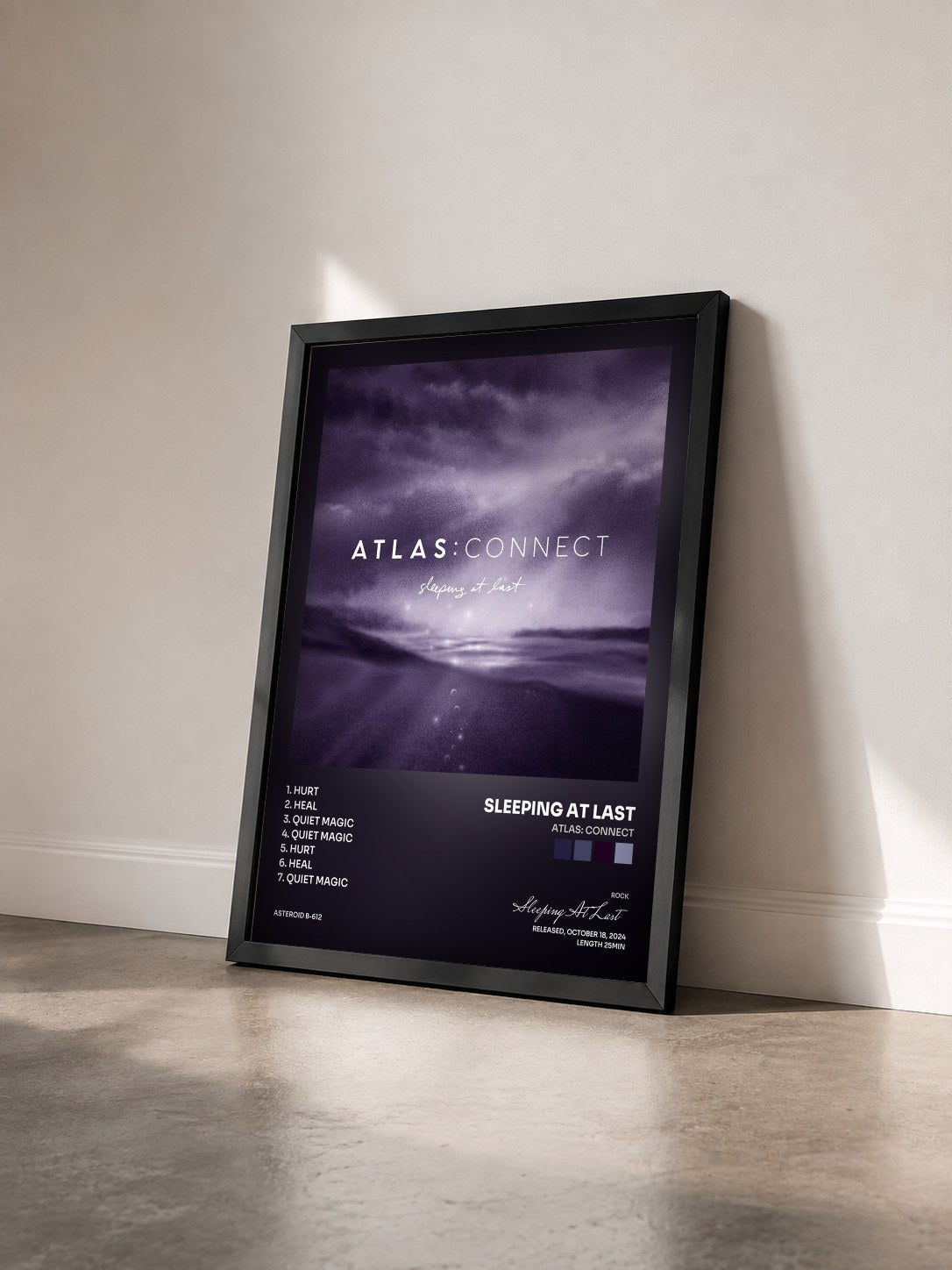 #noir Tableau de l'album Atlas: Connect de Sleeping At Last vu de trois quarts, cadre noir