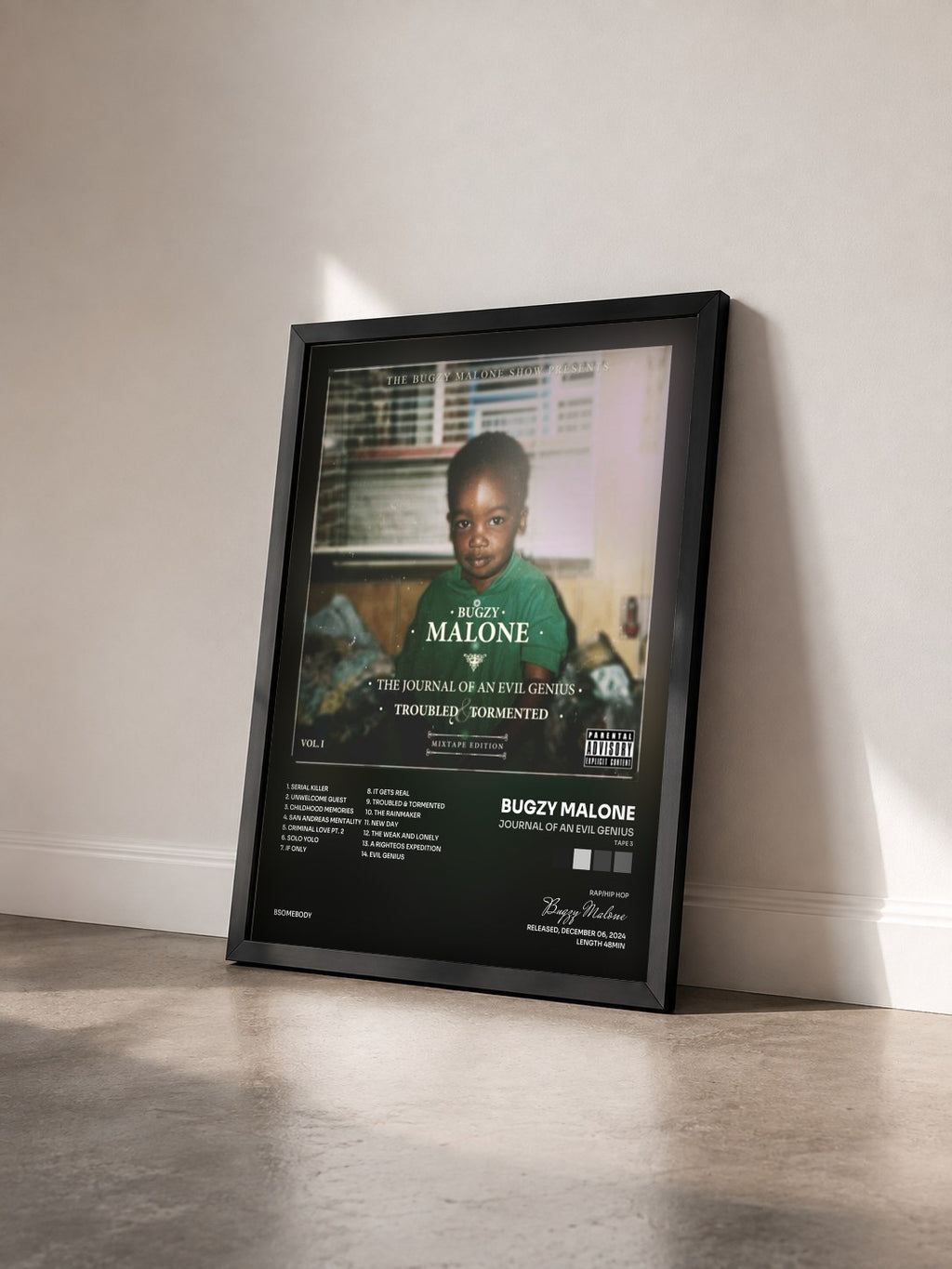 #noir Tableau de l'album Journal Of An Evil Genius (Tape 3) de Bugzy Malone vu de trois quarts, cadre noir
