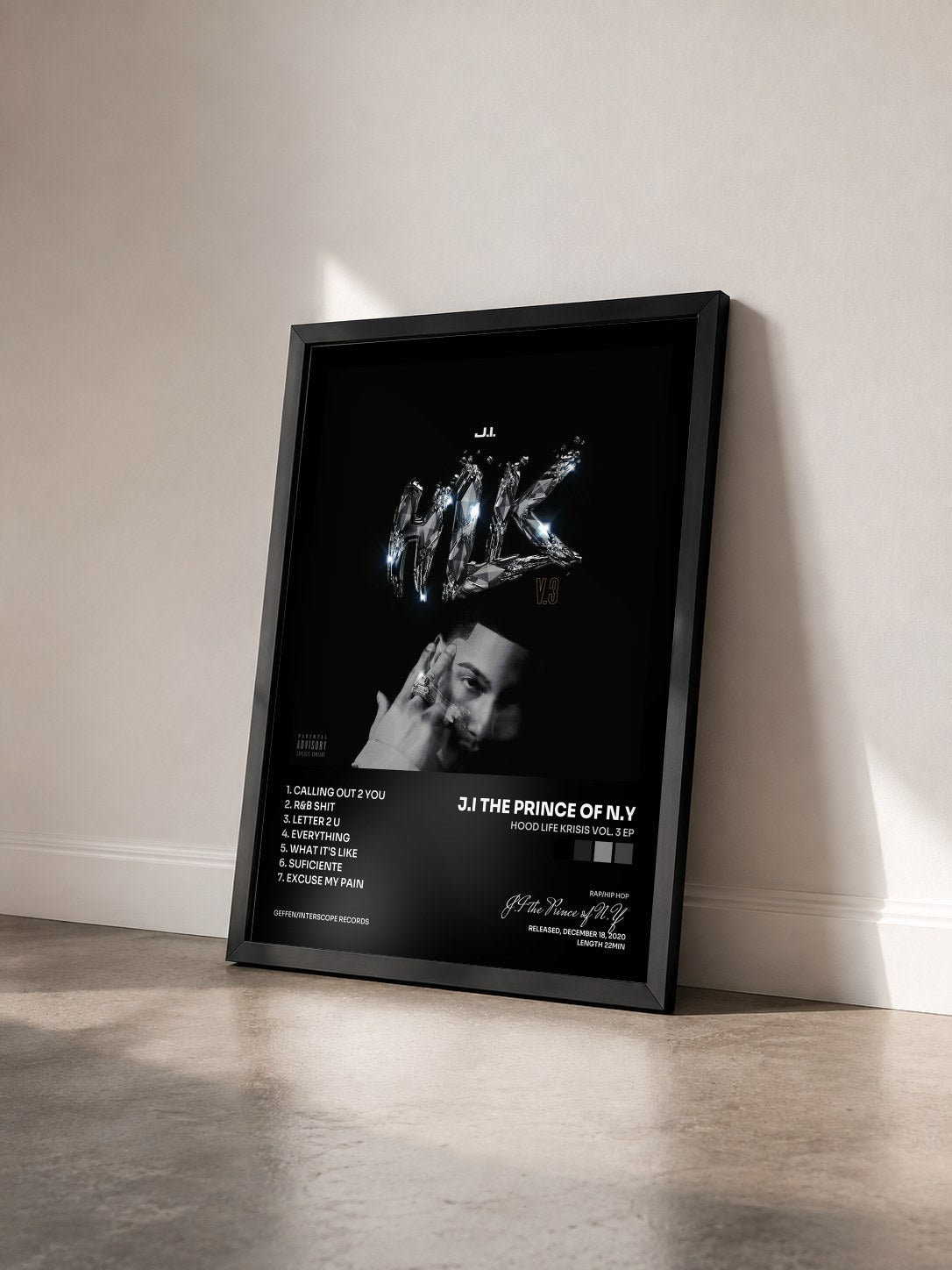 #noir Tableau de l'album Hood Life Krisis Vol. 3 EP de J.I the Prince of N.Y vu de trois quarts, cadre noir