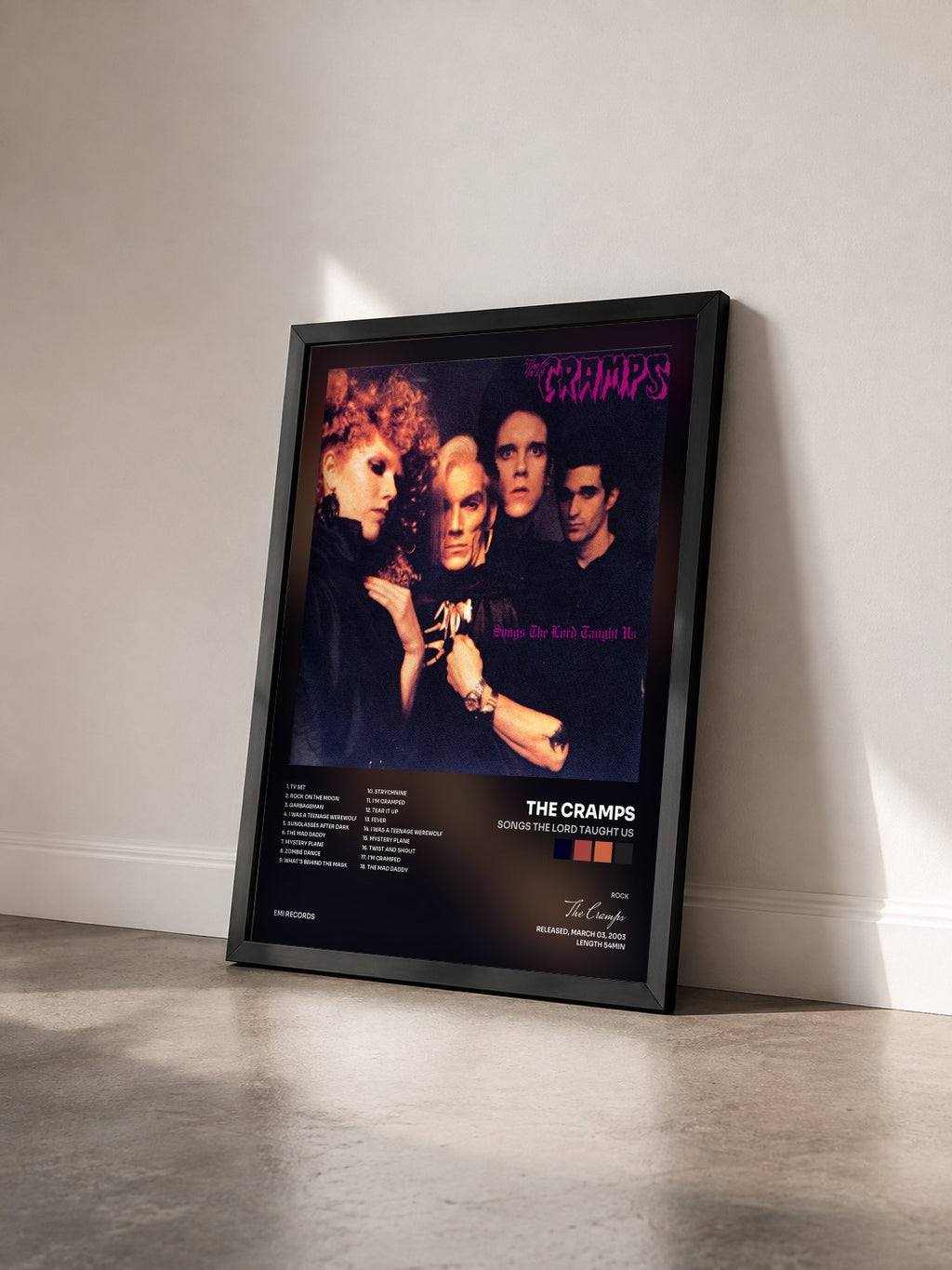 #noir Tableau de l'album Songs The Lord Taught Us de The Cramps vu de trois quarts, cadre noir