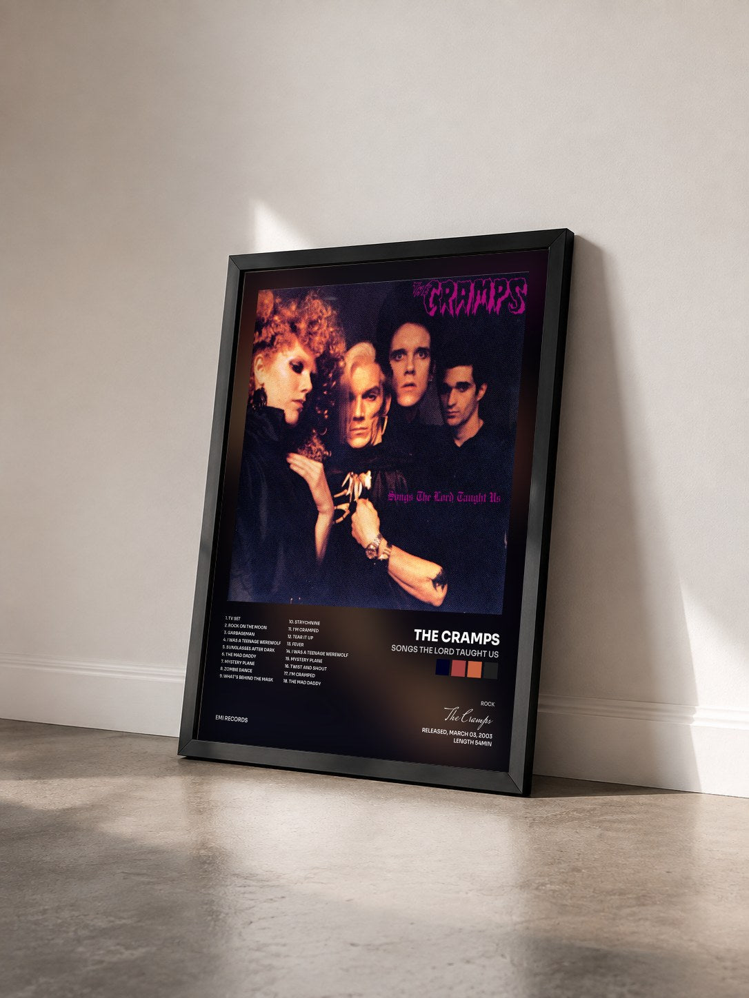 #noir Tableau de l'album Songs The Lord Taught Us de The Cramps vu de trois quarts, cadre noir