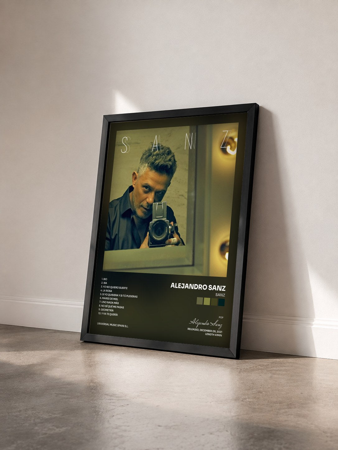 #noir Tableau de l'album Sanz de Alejandro Sanz vu de trois quarts, cadre noir