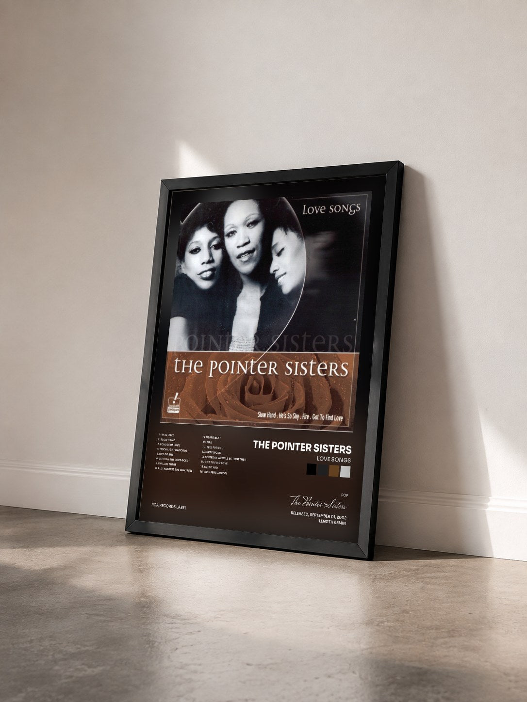 #noir Tableau de l'album Love Songs de The Pointer Sisters vu de trois quarts, cadre noir