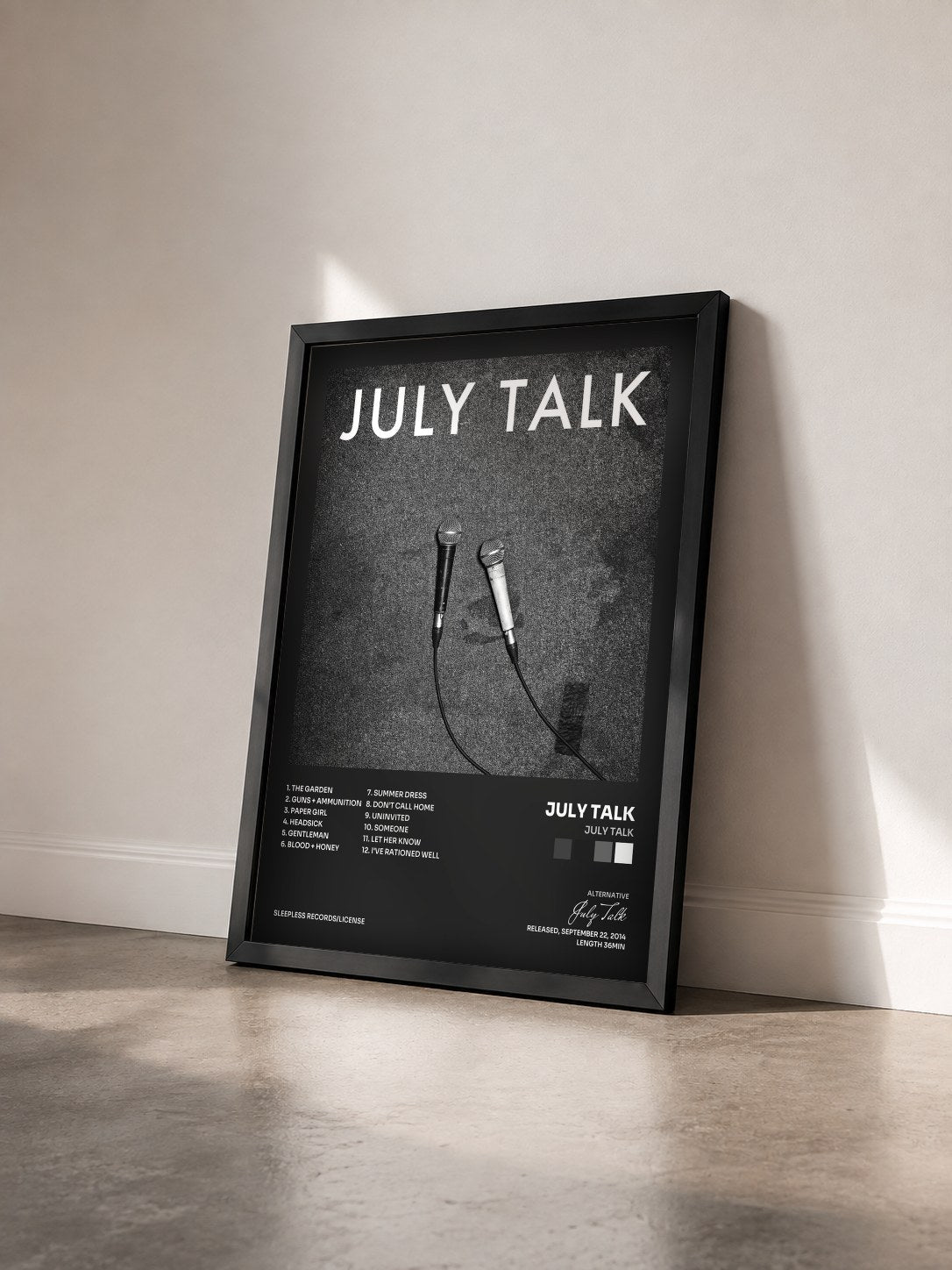 #noir Tableau de l'album July Talk de July Talk vu de trois quarts, cadre noir