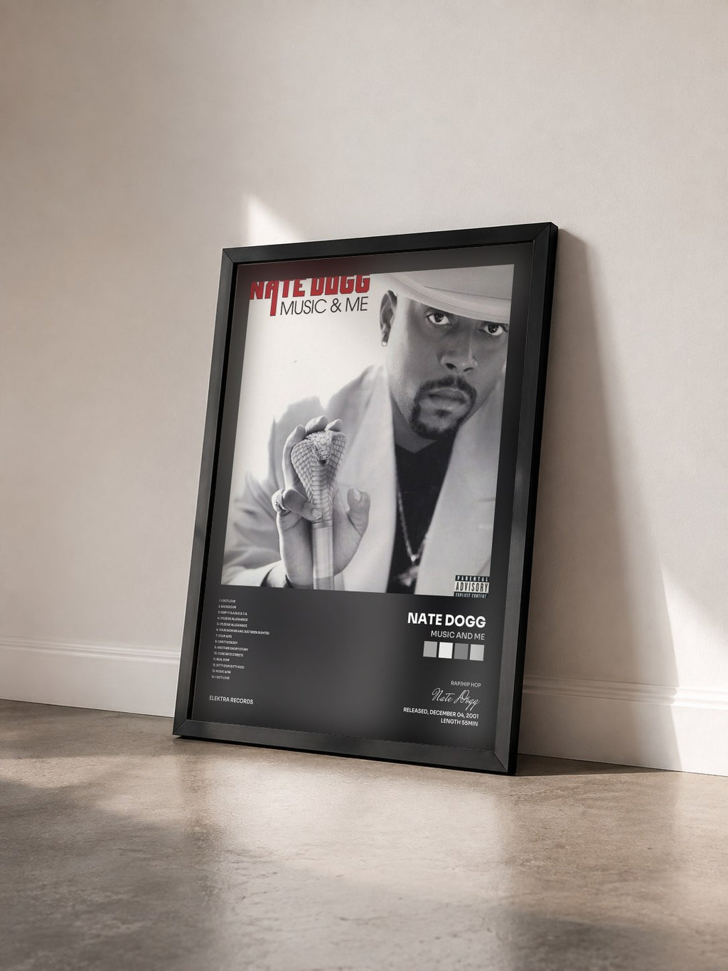 #noir Tableau de l'album Music and Me de Nate Dogg vu de trois quarts, cadre noir