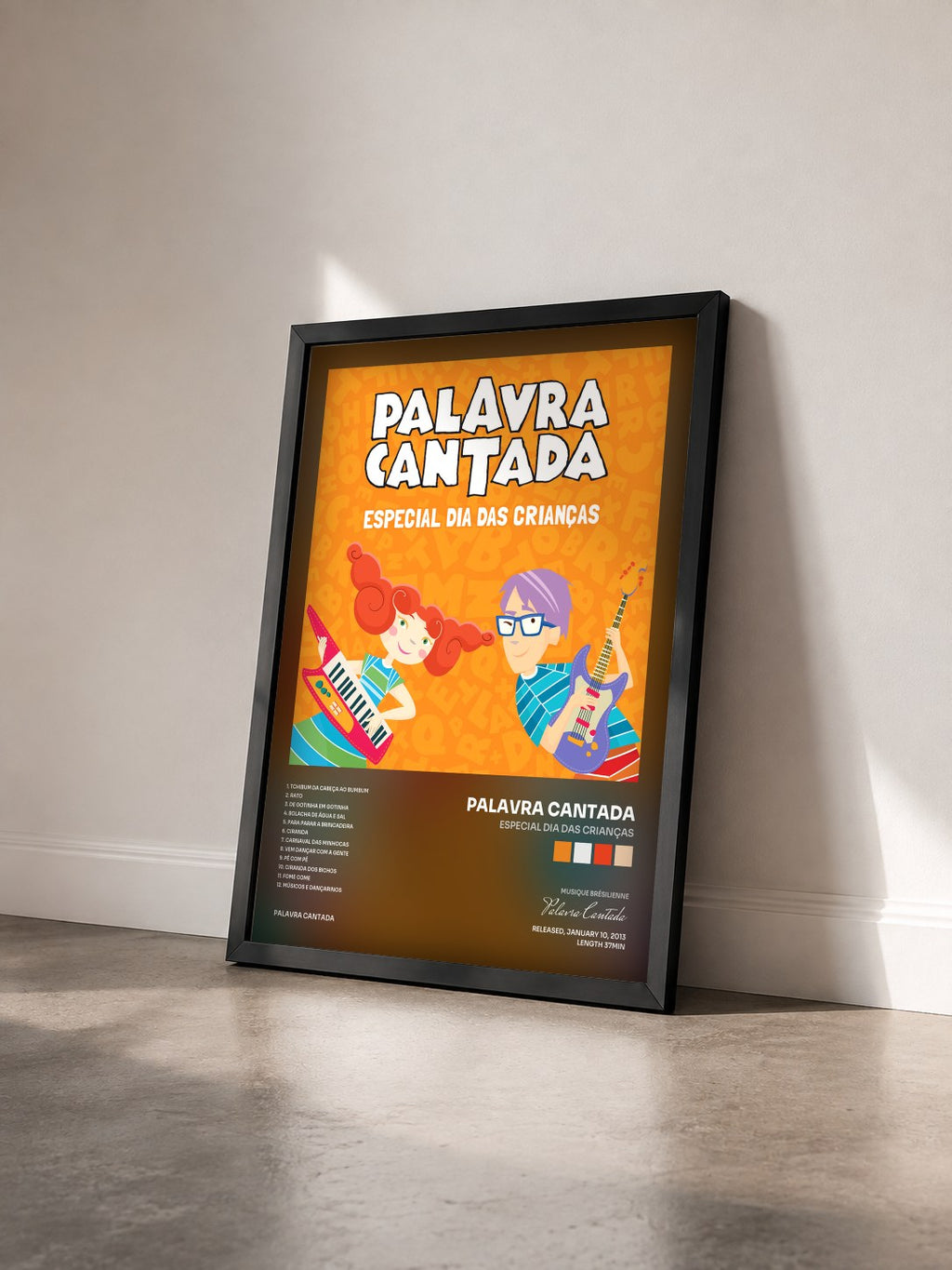 #noir Especial Dia das Crianças di Palavra Cantada in stampa incorniciata vista di tre quarti, cornice nera