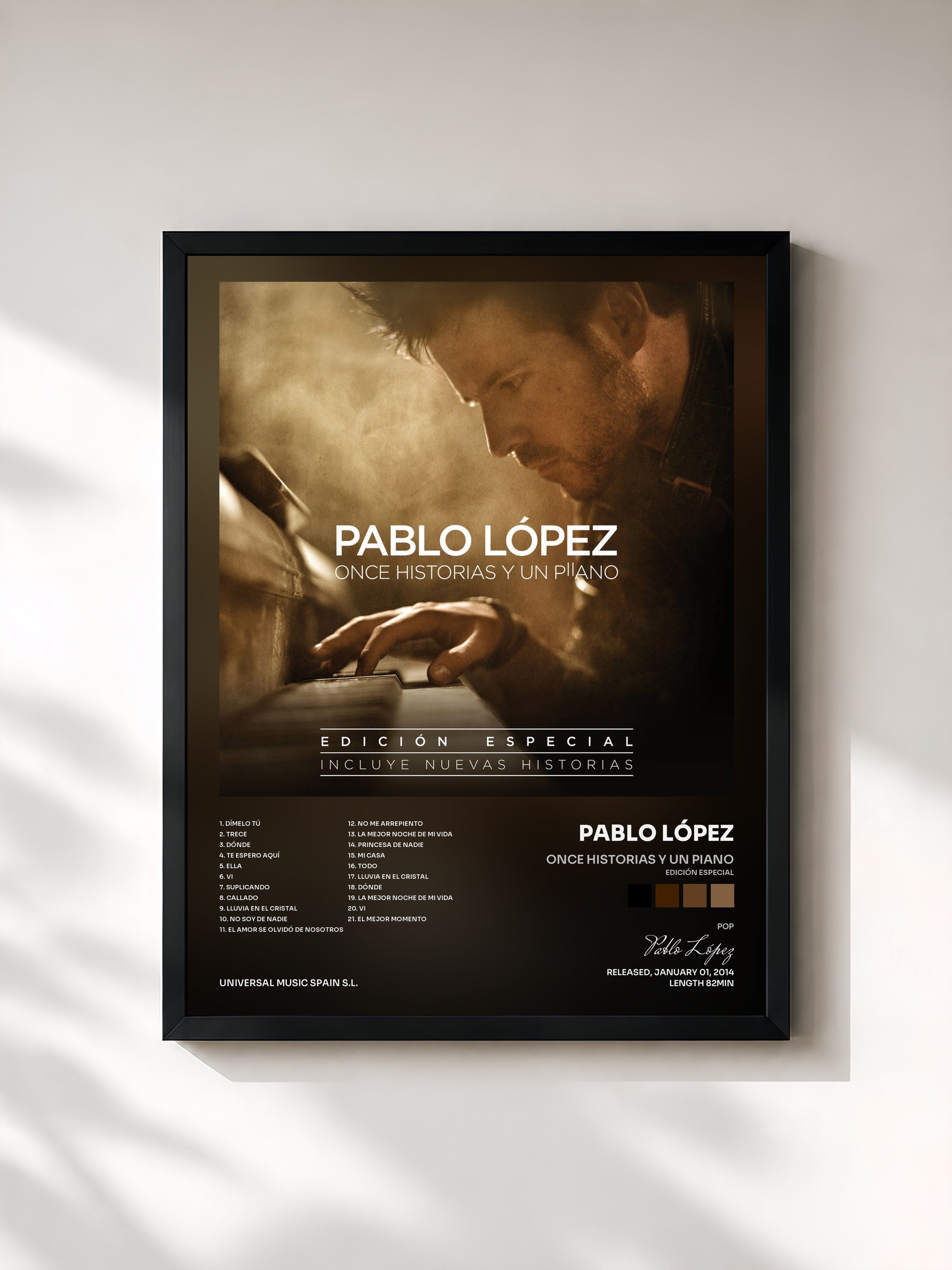 #noir Tableau de l'album Once Historias Y Un Piano (Edición Especial) de Pablo López, cadre noir, imprimé et encadré en France