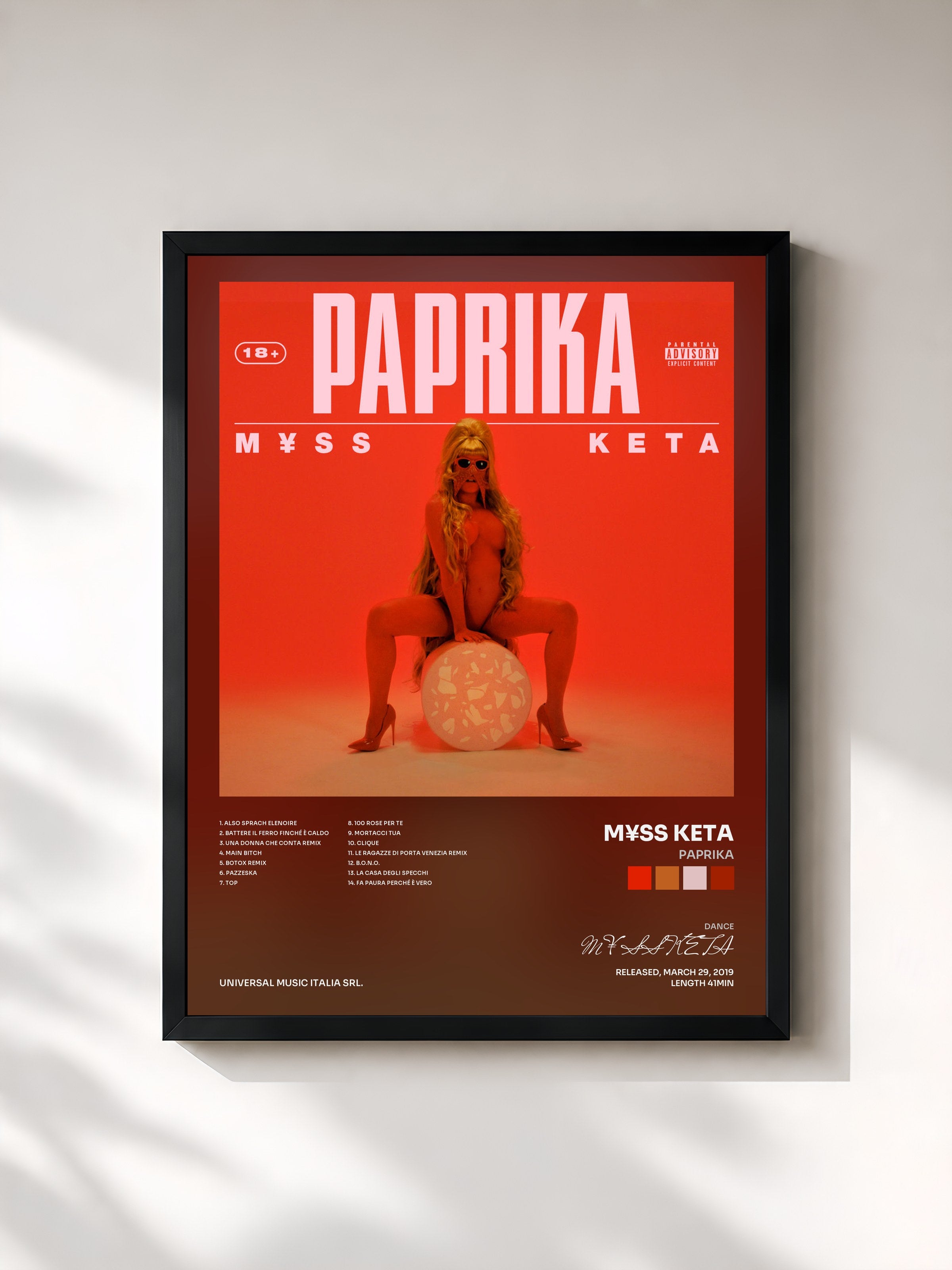 #noir Tableau de l'album PAPRIKA de M¥SS KETA, cadre noir, imprimé et encadré en France