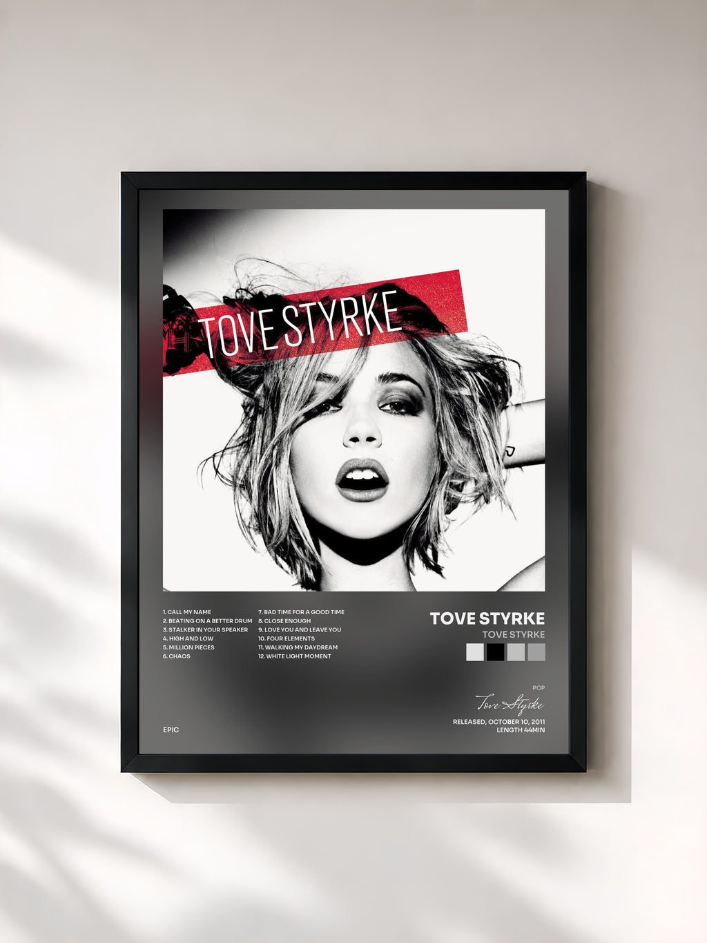 #noir Tableau de l'album Tove Styrke de Tove Styrke, cadre noir, imprimé et encadré en France