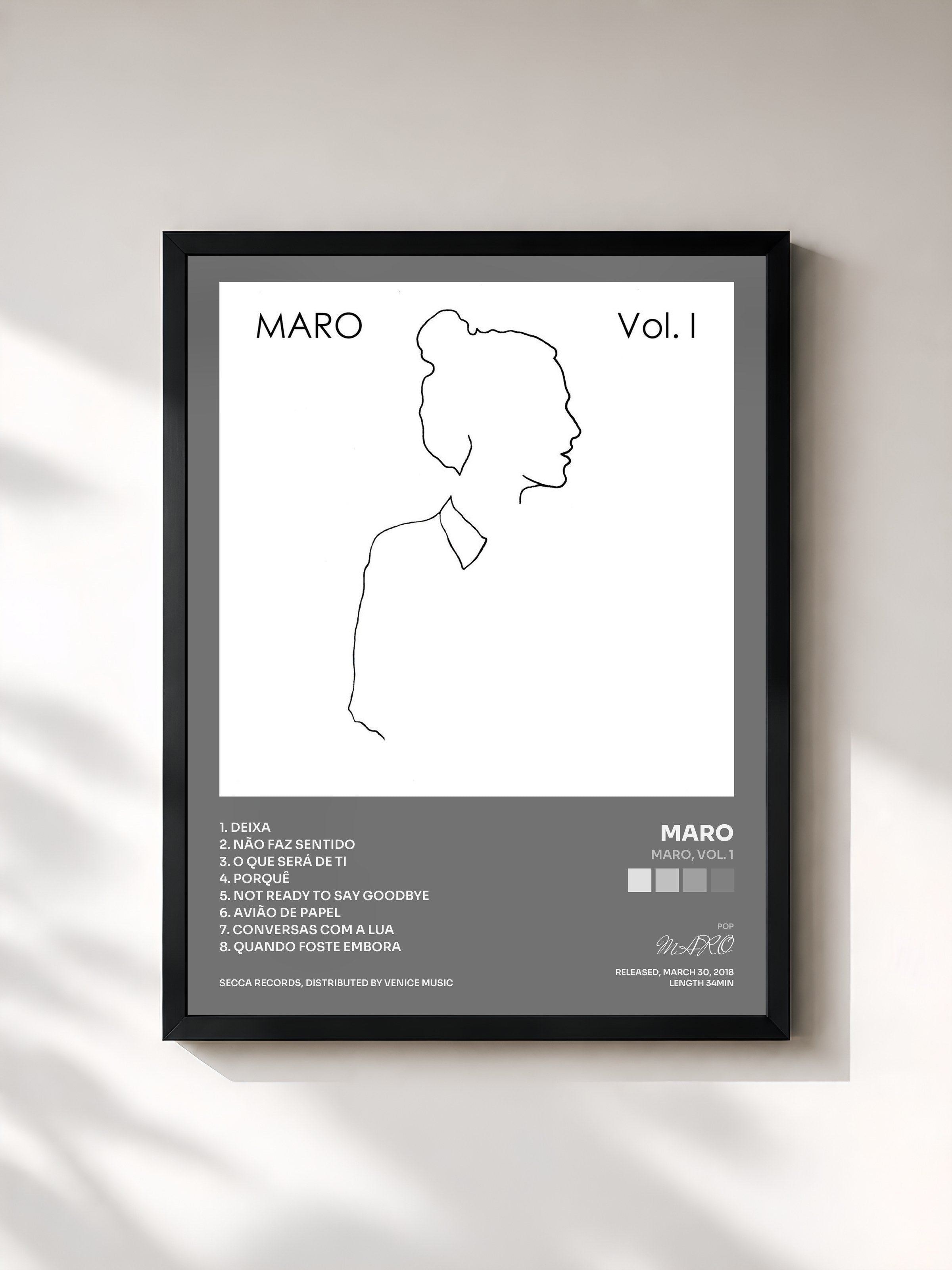 #noir Tableau de l'album MARO, Vol. 1 de MARO, cadre noir, imprimé et encadré en France
