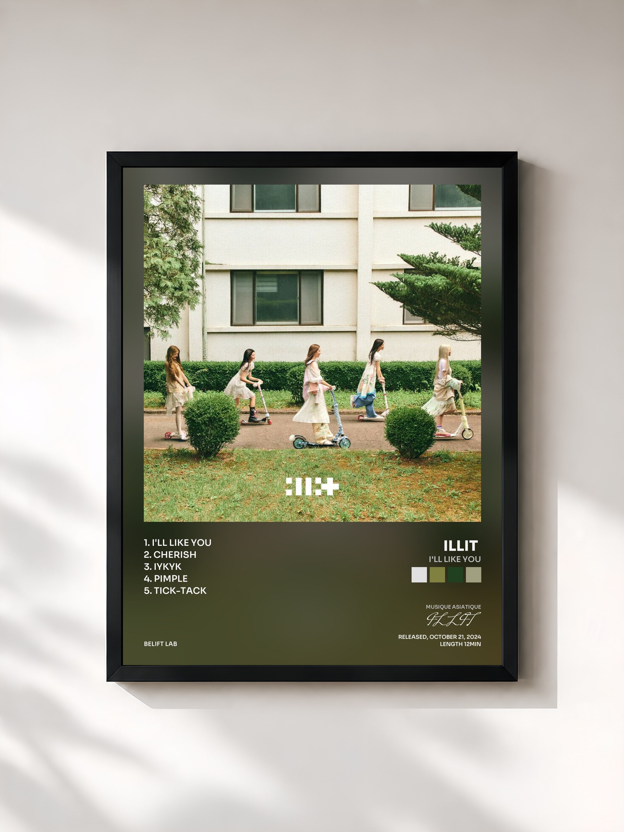 #noir Tableau de l'album I'LL LIKE YOU de ILLIT , cadre noir, imprimé et encadré en France