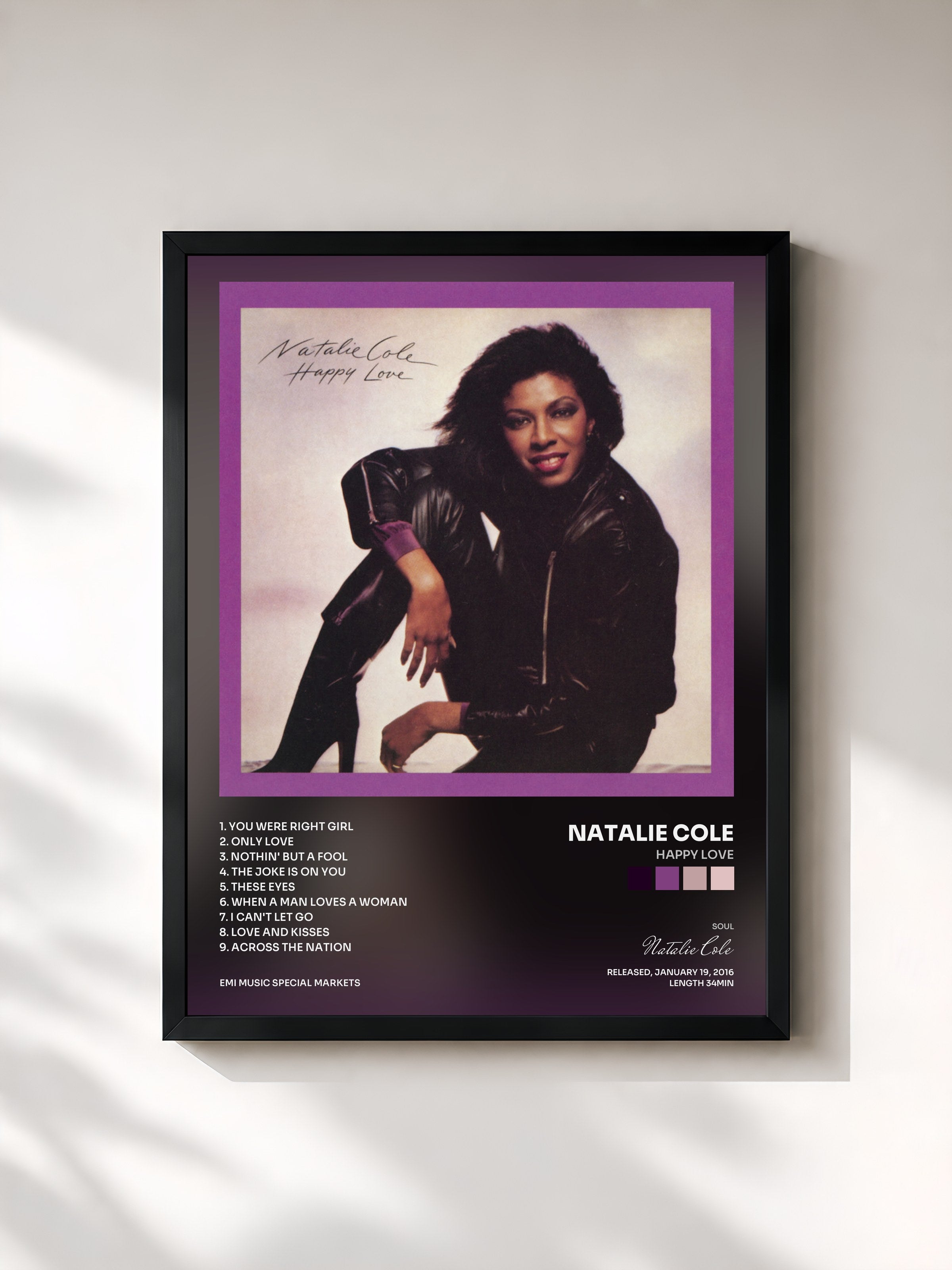 #noir Tableau de l'album Happy Love de Natalie Cole, cadre noir, imprimé et encadré en France