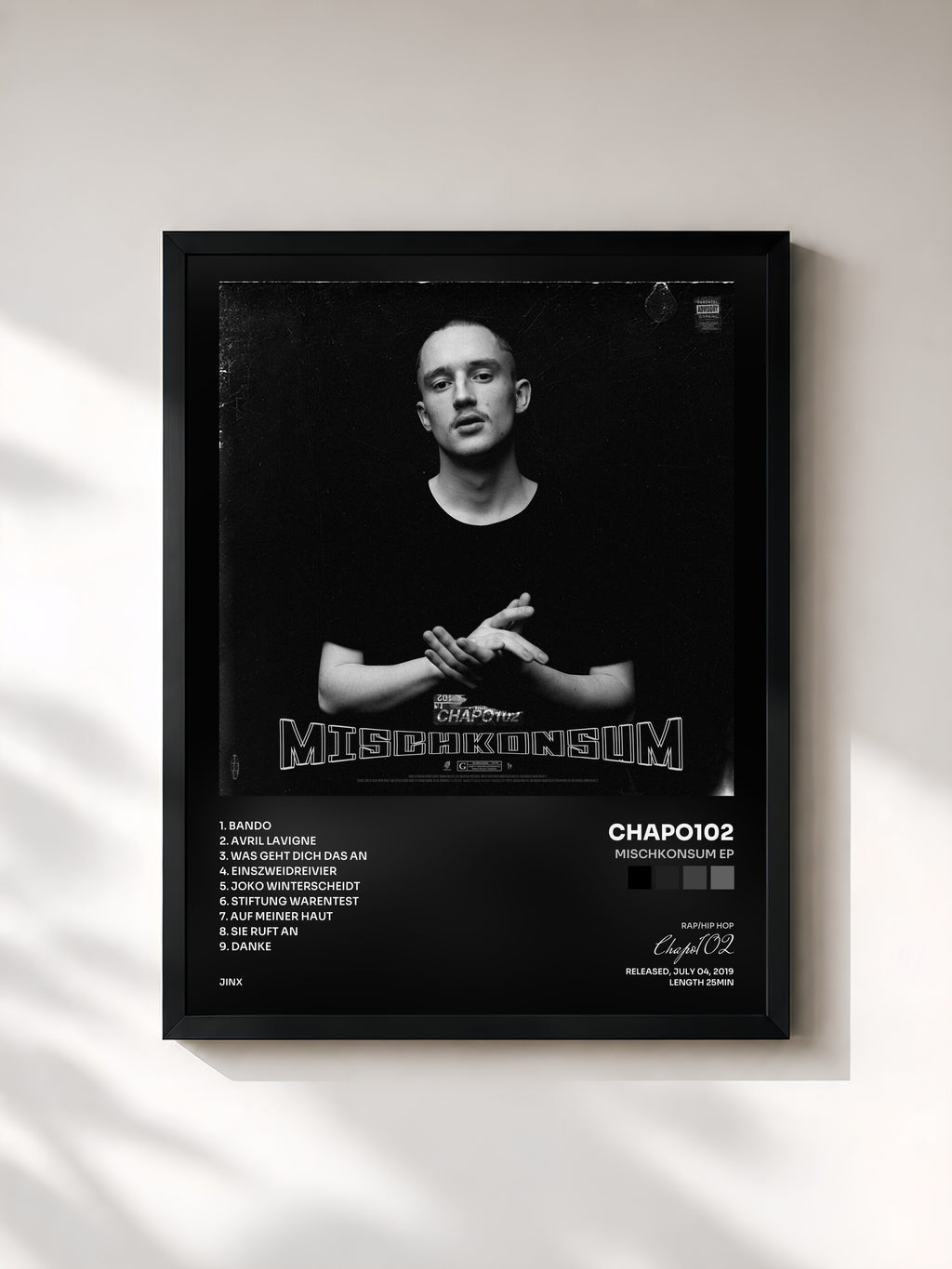 #noir Tableau de l'album MISCHKONSUM EP de Chapo102, cadre noir, imprimé et encadré en France