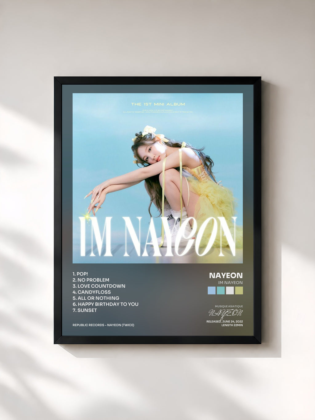 #noir Tableau de l'album IM NAYEON de NAYEON, cadre noir, imprimé et encadré en France