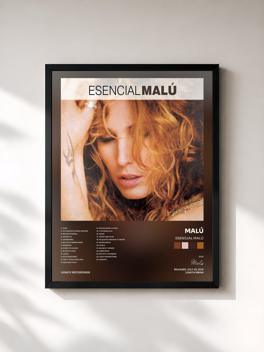 #noir Tableau de l'album Esencial Malú de Malú, cadre noir, imprimé et encadré en France