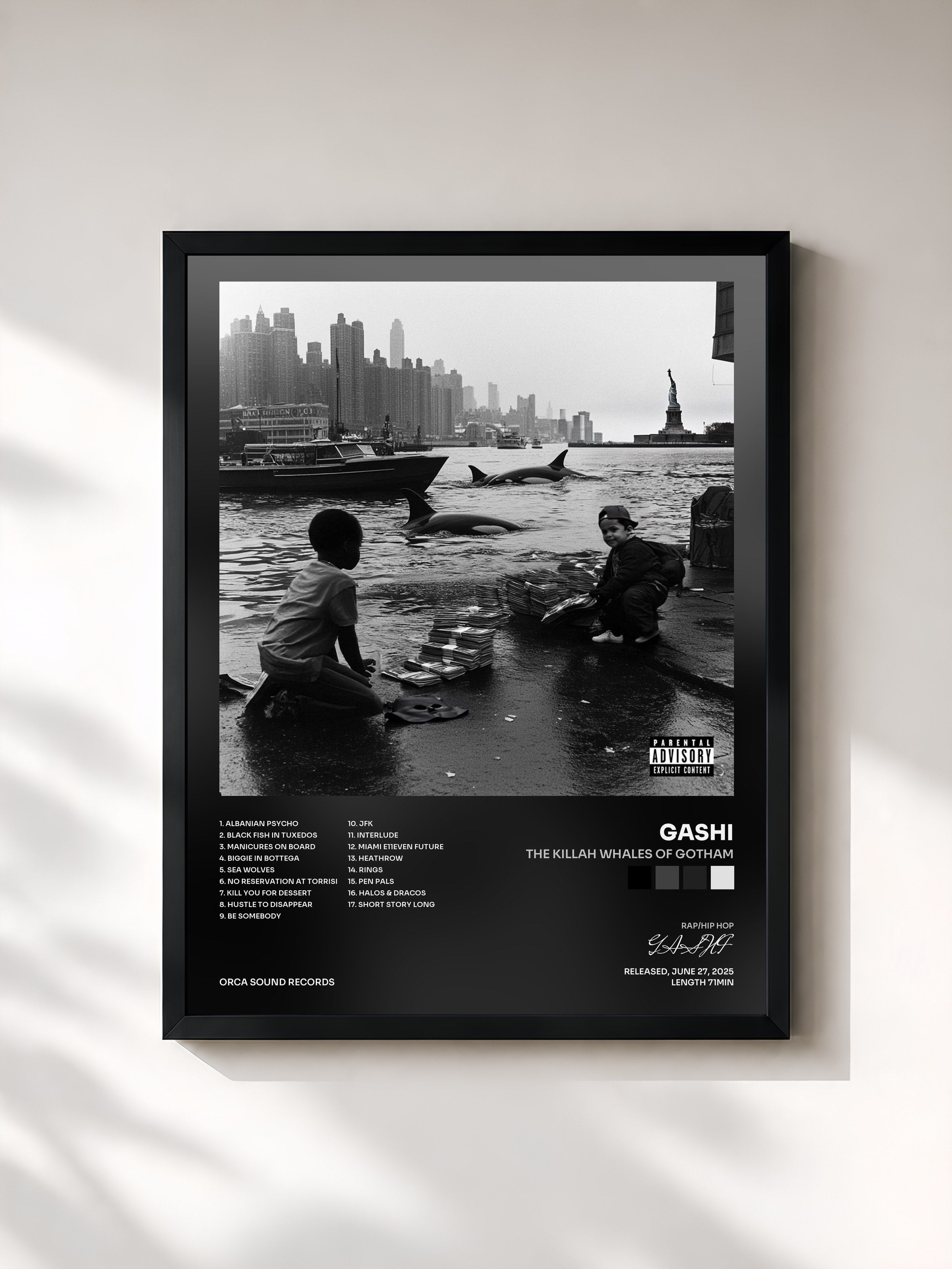 #noir Tableau de l'album The Killah Whales of Gotham de GASHI, cadre noir, imprimé et encadré en France