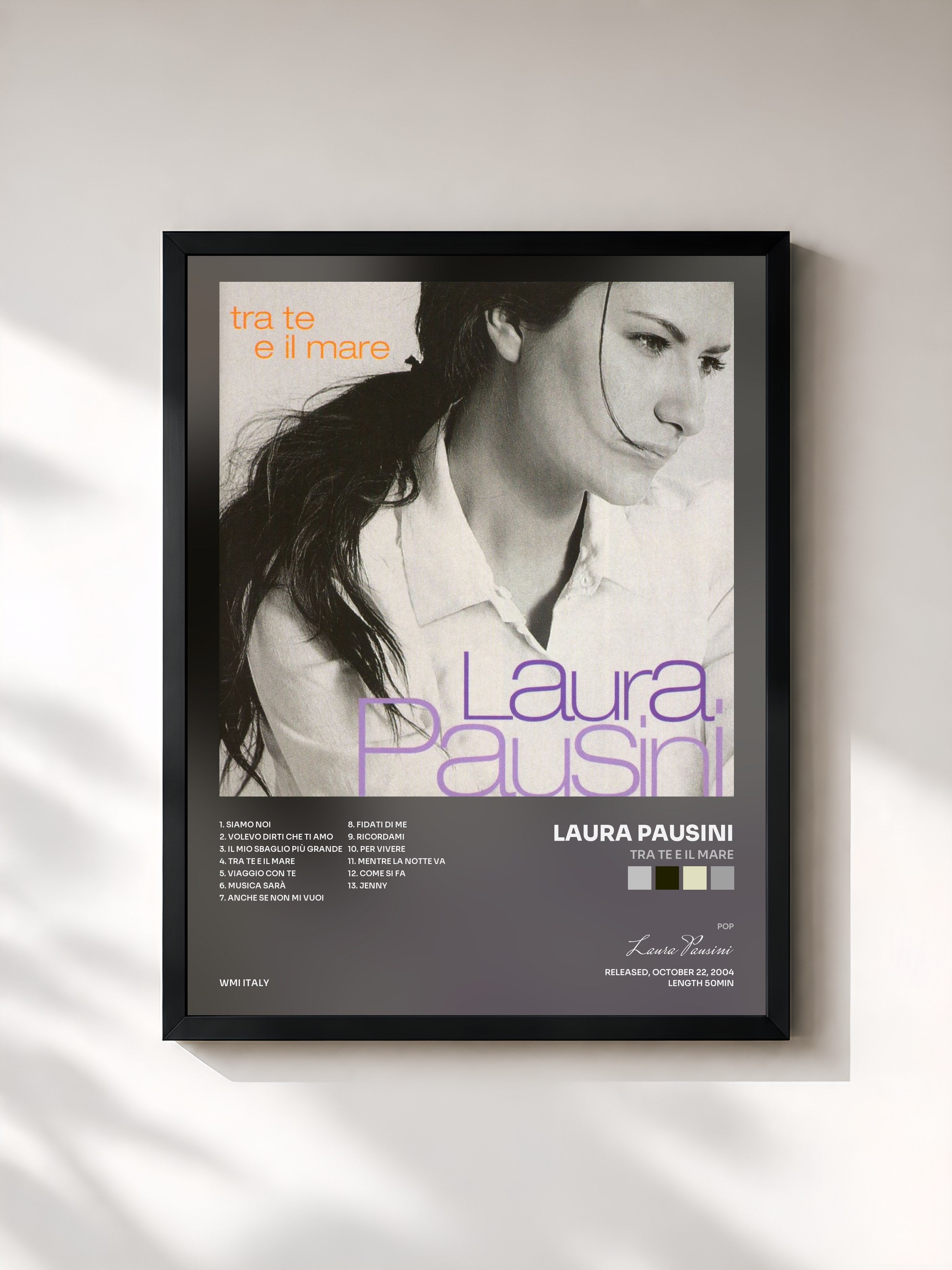 #noir Tableau de l'album Tra te e il mare de Laura Pausini, cadre noir, imprimé et encadré en France