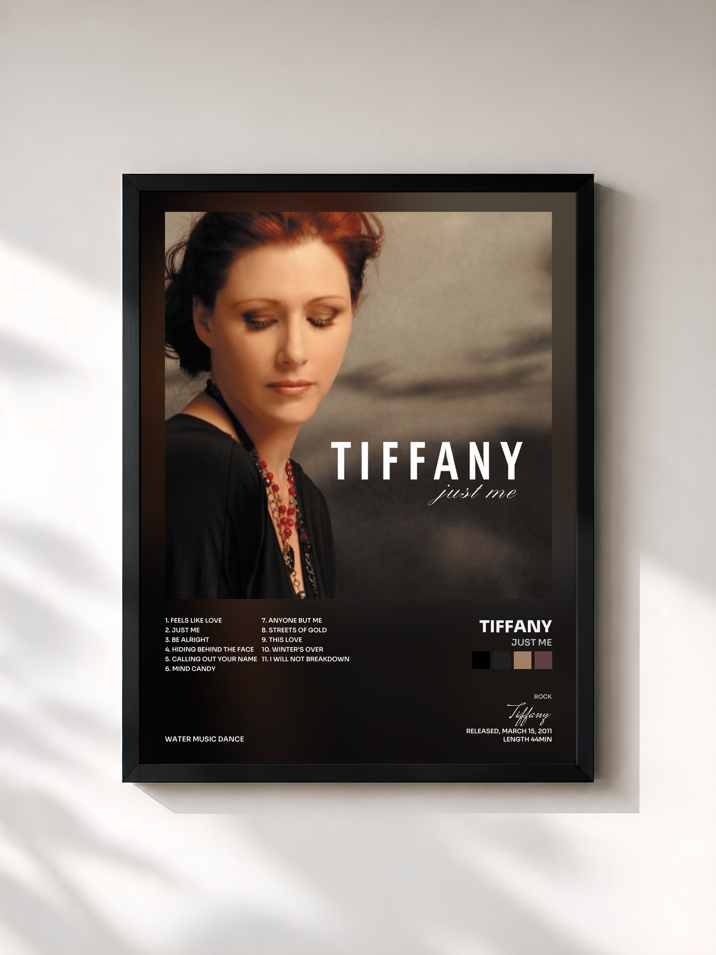 #noir Tableau de l'album Just Me de Tiffany, cadre noir, imprimé et encadré en France