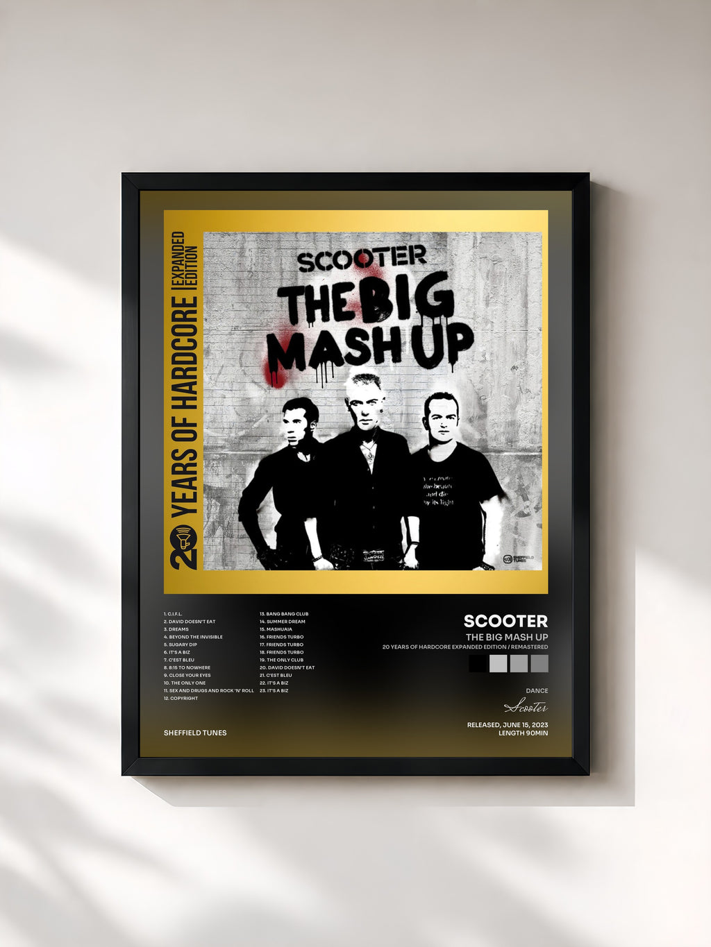 #noir Tableau de l'album The Big Mash Up (20 Years Of Hardcore Expanded Edition / Remastered) de Scooter, cadre noir, imprimé et encadré en France