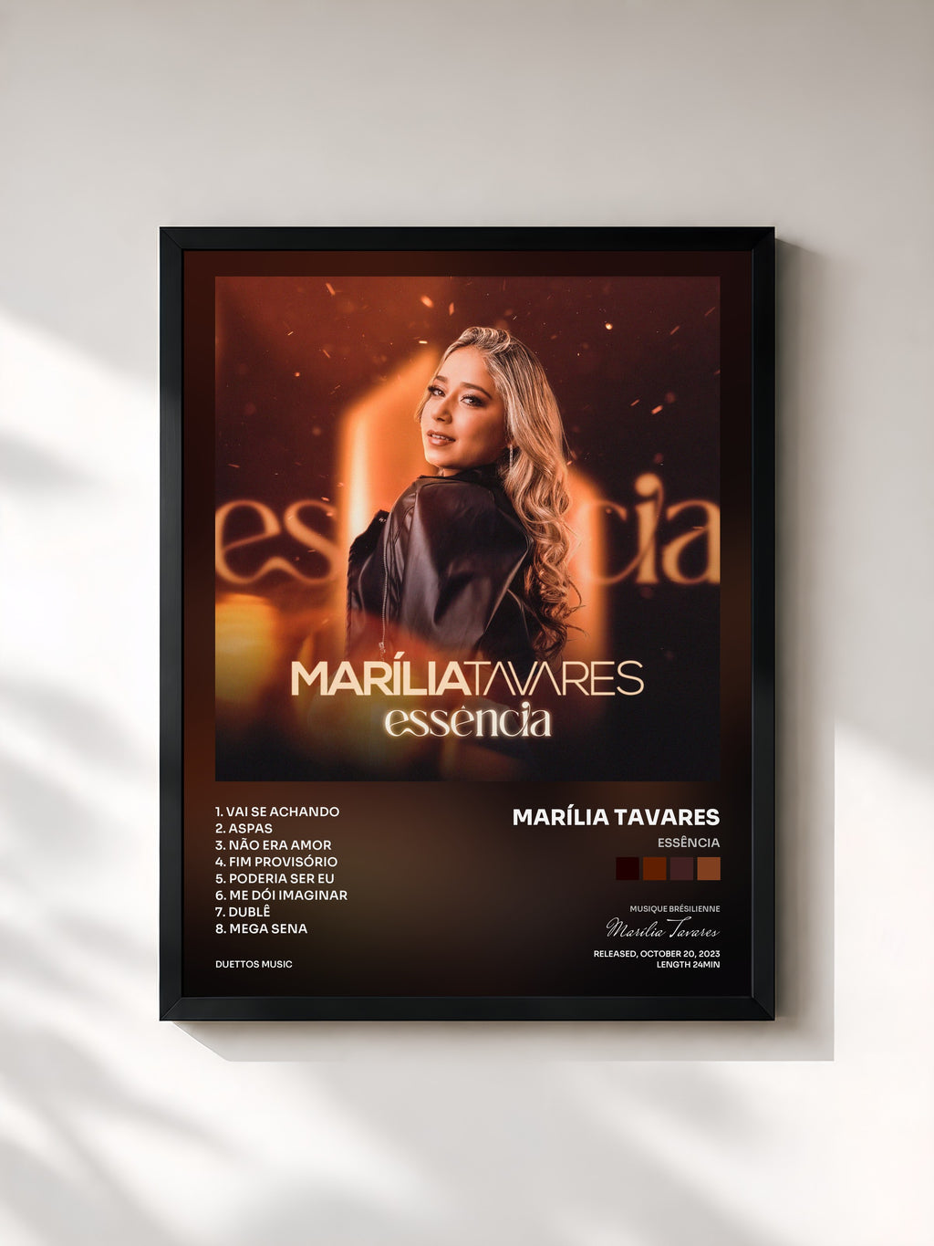 #noir Tableau de l'album Essência de Marília Tavares, cadre noir, imprimé et encadré en France