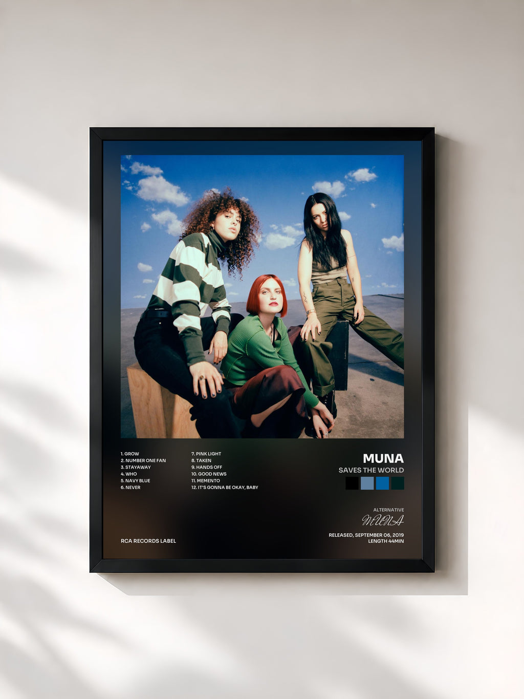 #noir Tableau de l'album Saves The World de MUNA, cadre noir, imprimé et encadré en France