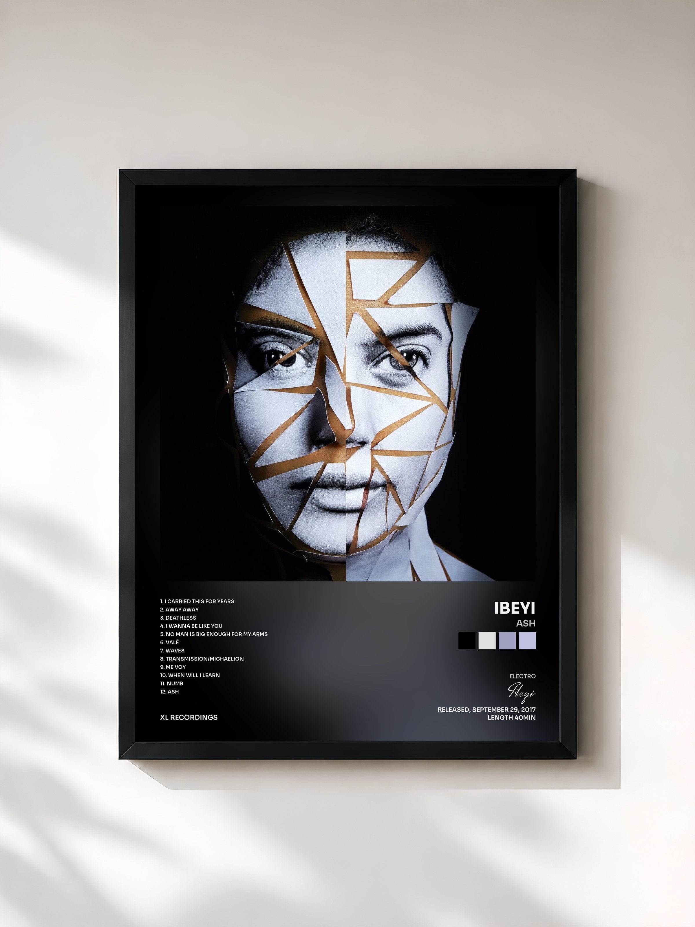 #noir Tableau de l'album Ash de Ibeyi, cadre noir, imprimé et encadré en France