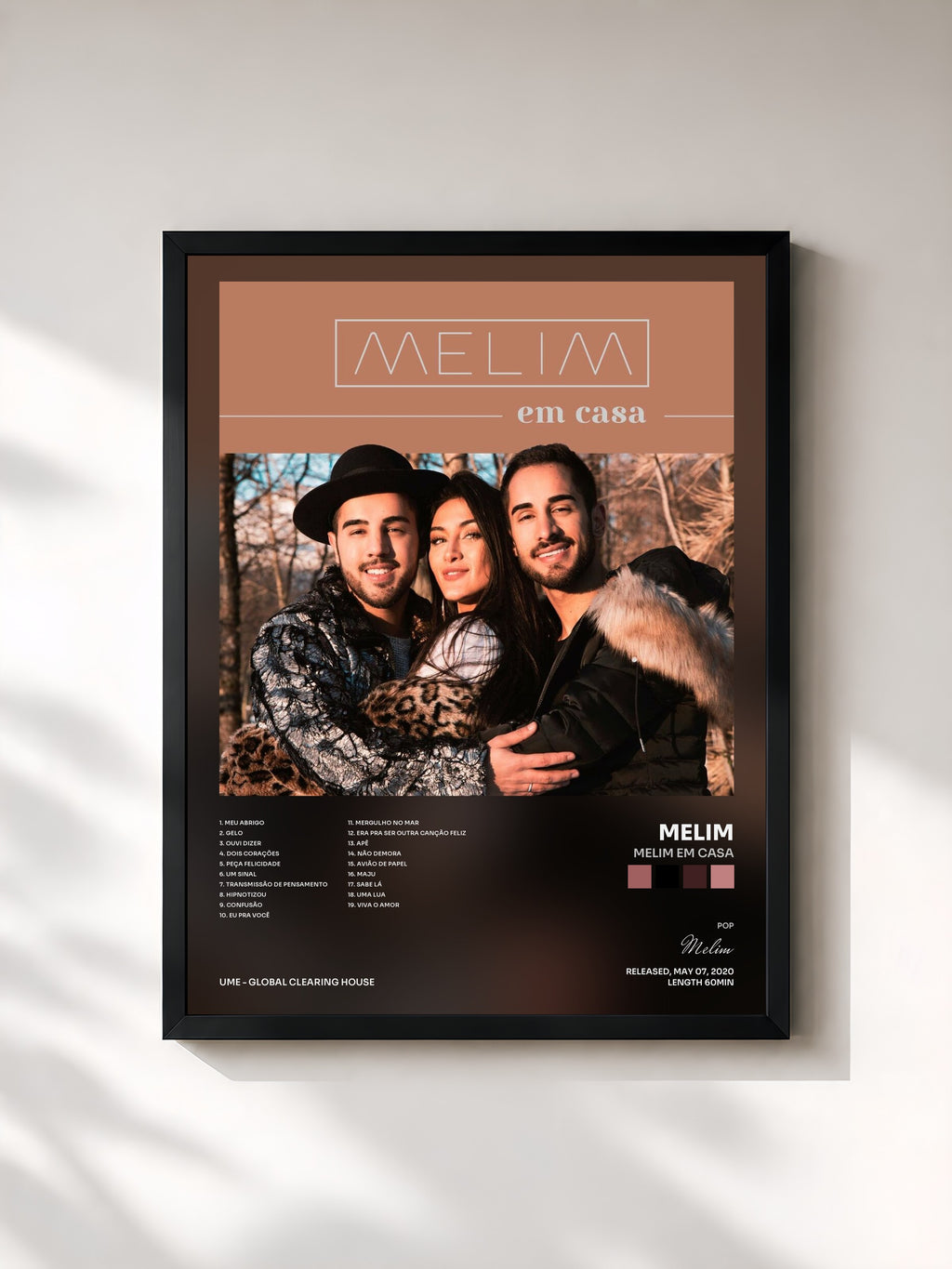 #noir Tableau de l'album Melim Em Casa de Melim, cadre noir, imprimé et encadré en France