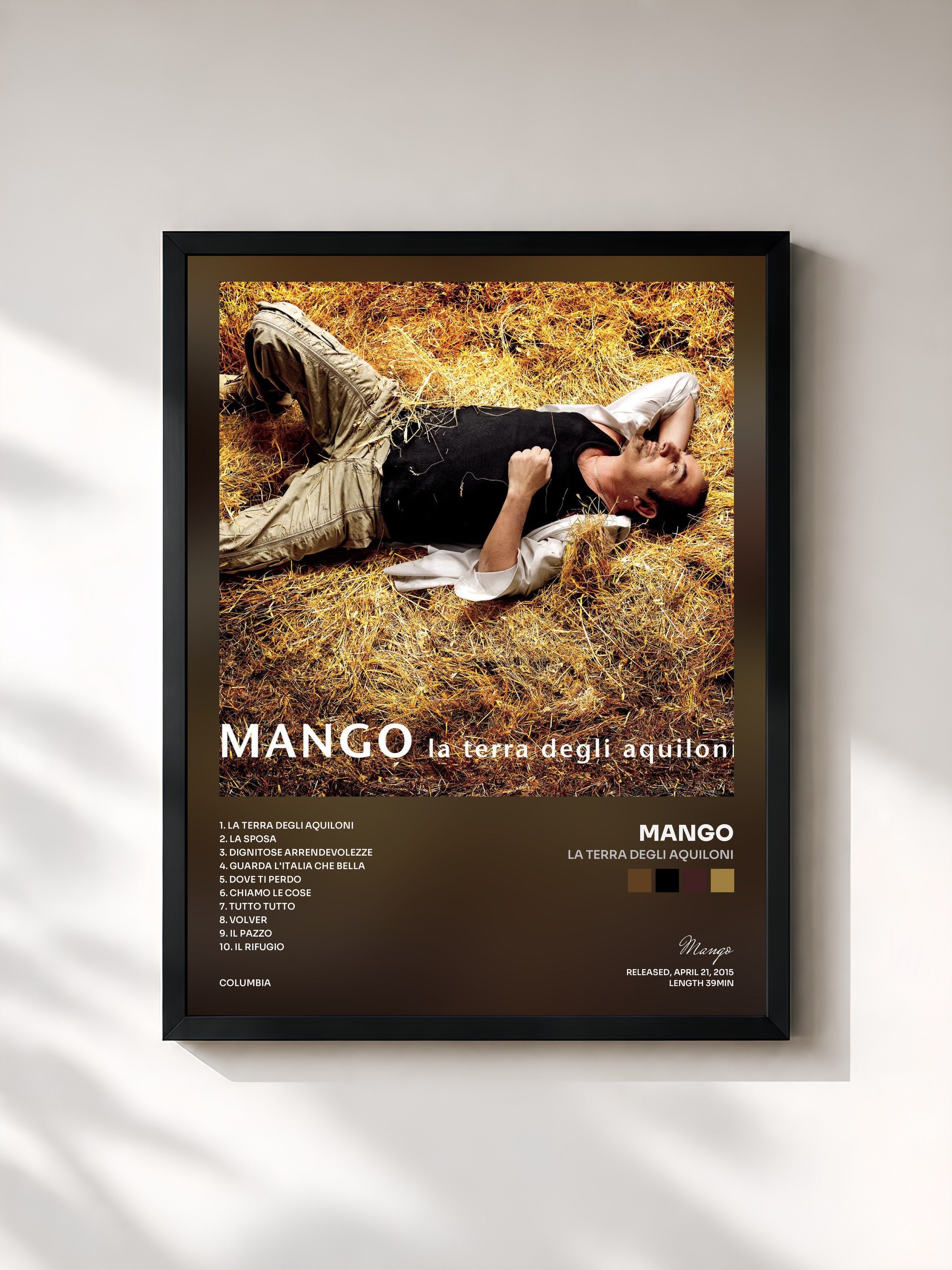 #noir Tableau de l'album La terra degli aquiloni de Mango, cadre noir, imprimé et encadré en France