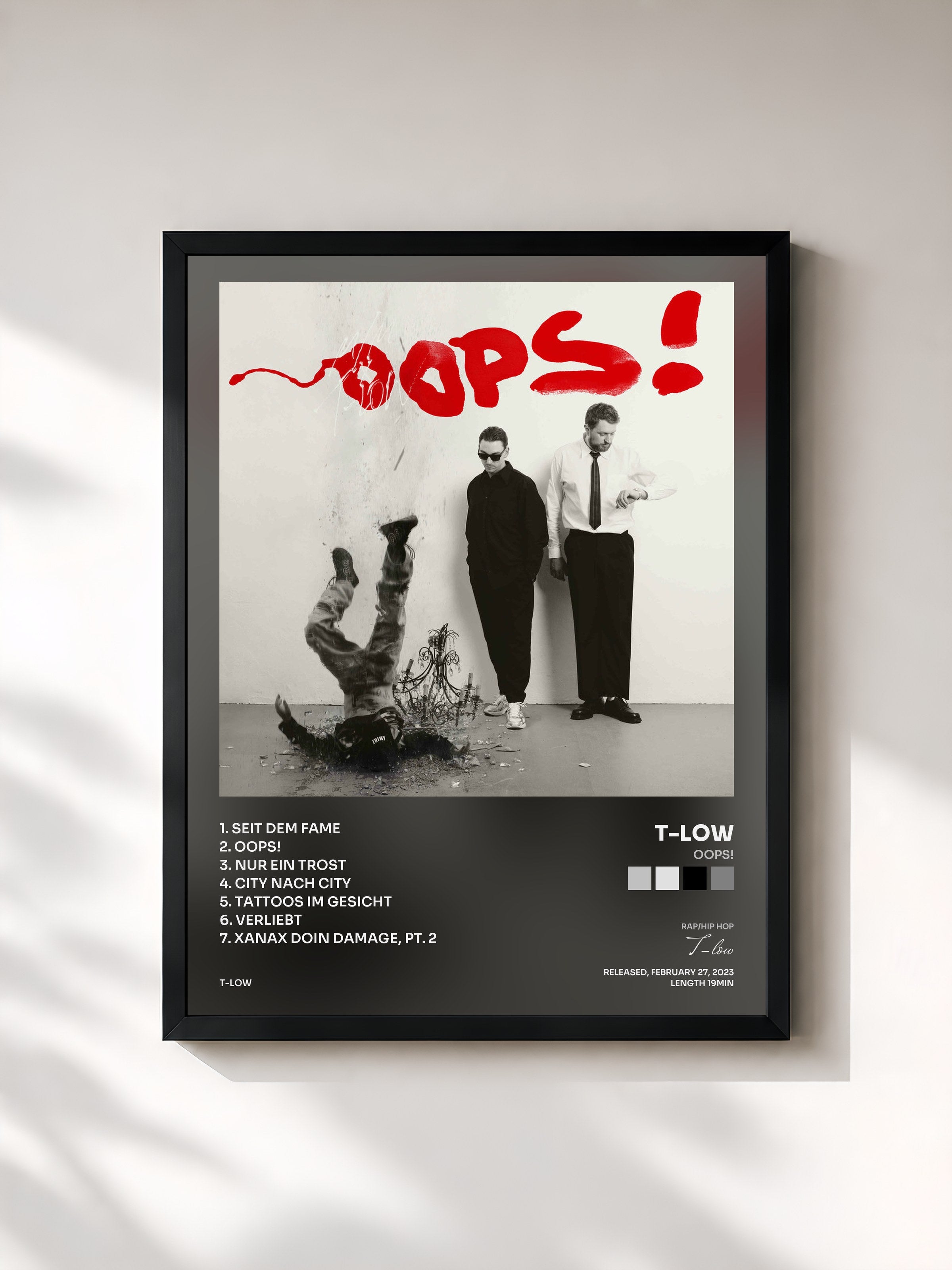 #noir Tableau de l'album OOPS! de T-low, cadre noir, imprimé et encadré en France
