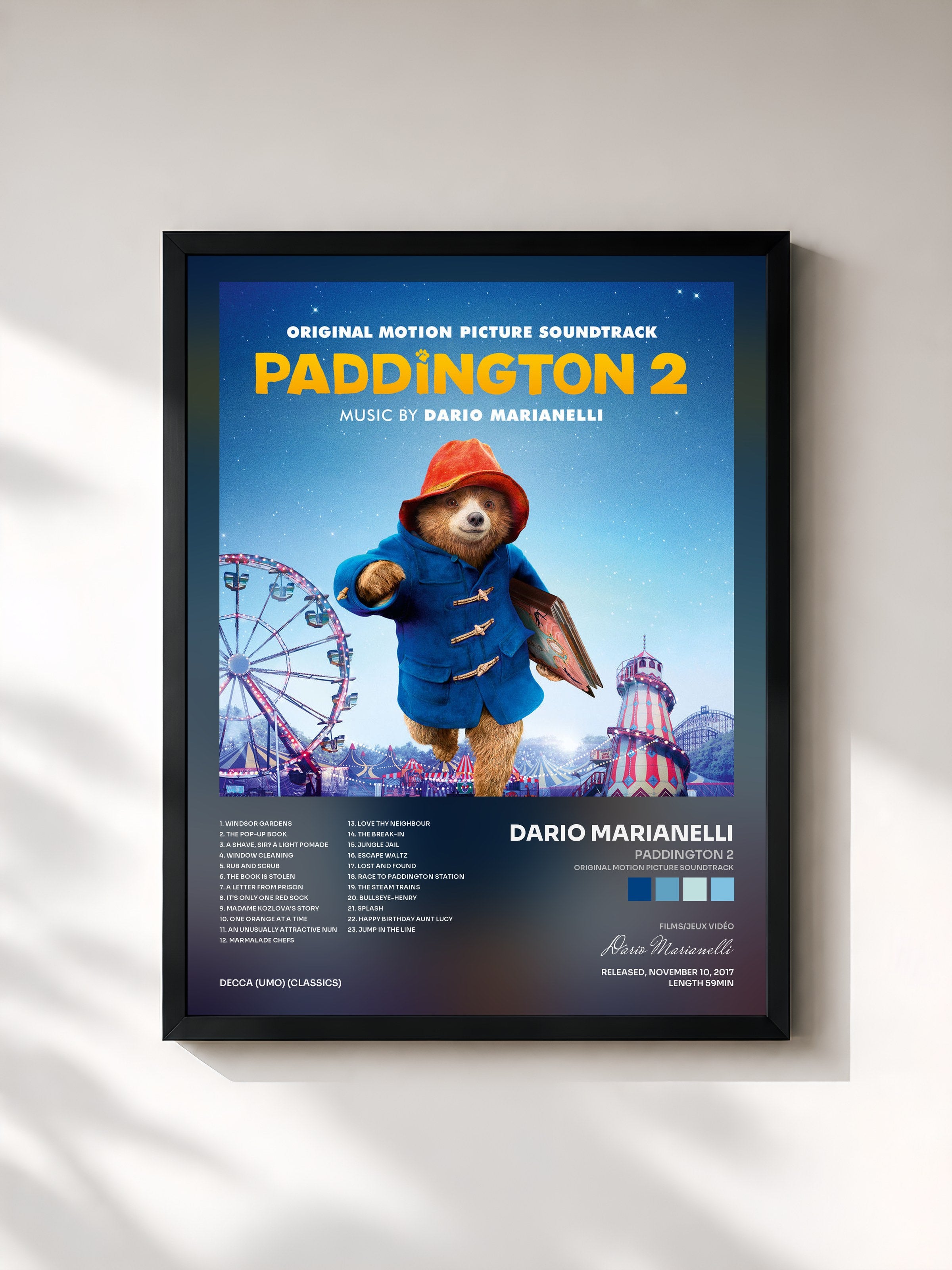 #noir Tableau de l'album Paddington 2 (Original Motion Picture Soundtrack) de Dario Marianelli, cadre noir, imprimé et encadré en France