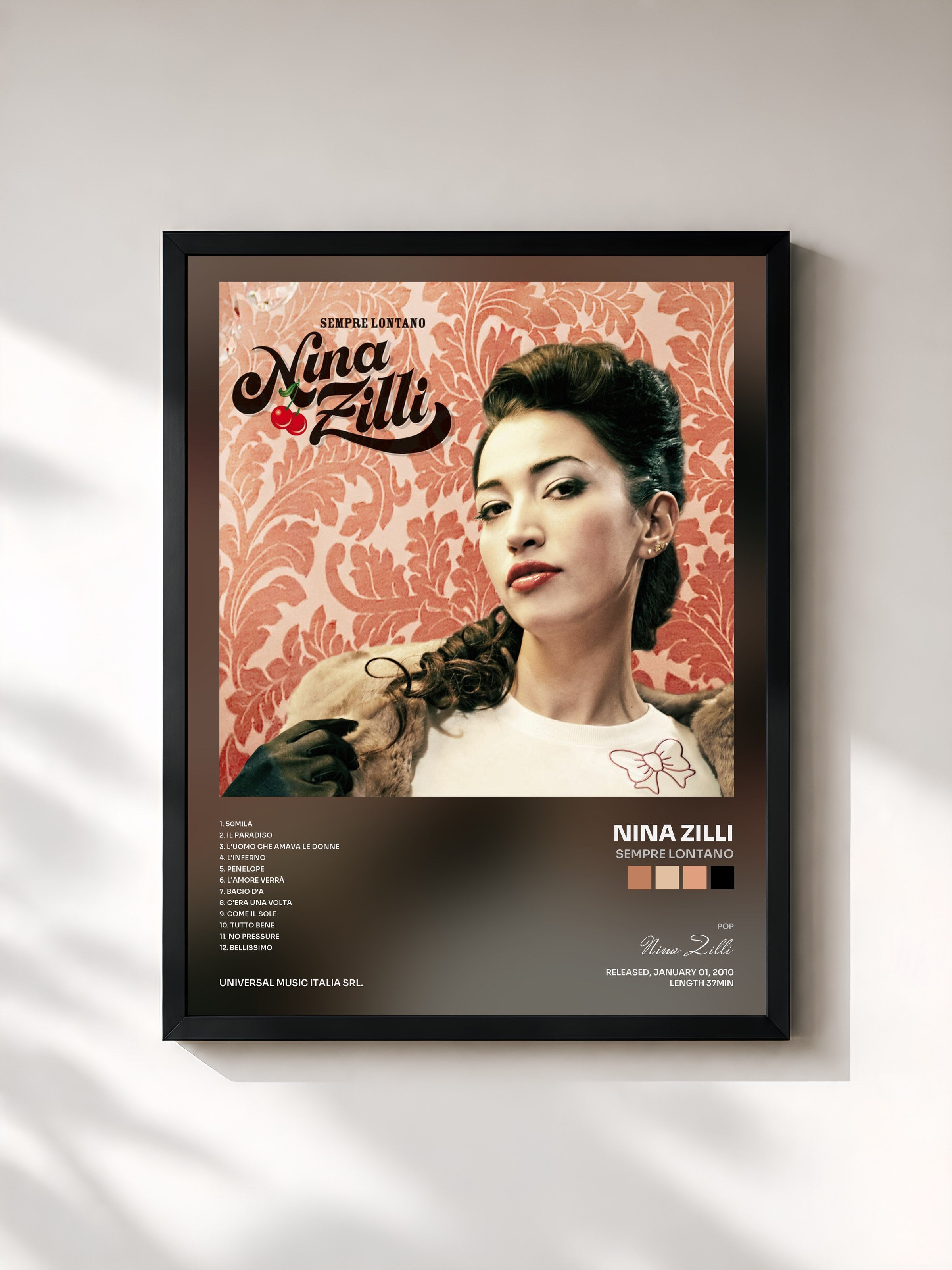 #noir Tableau de l'album Sempre Lontano de Nina Zilli, cadre noir, imprimé et encadré en France