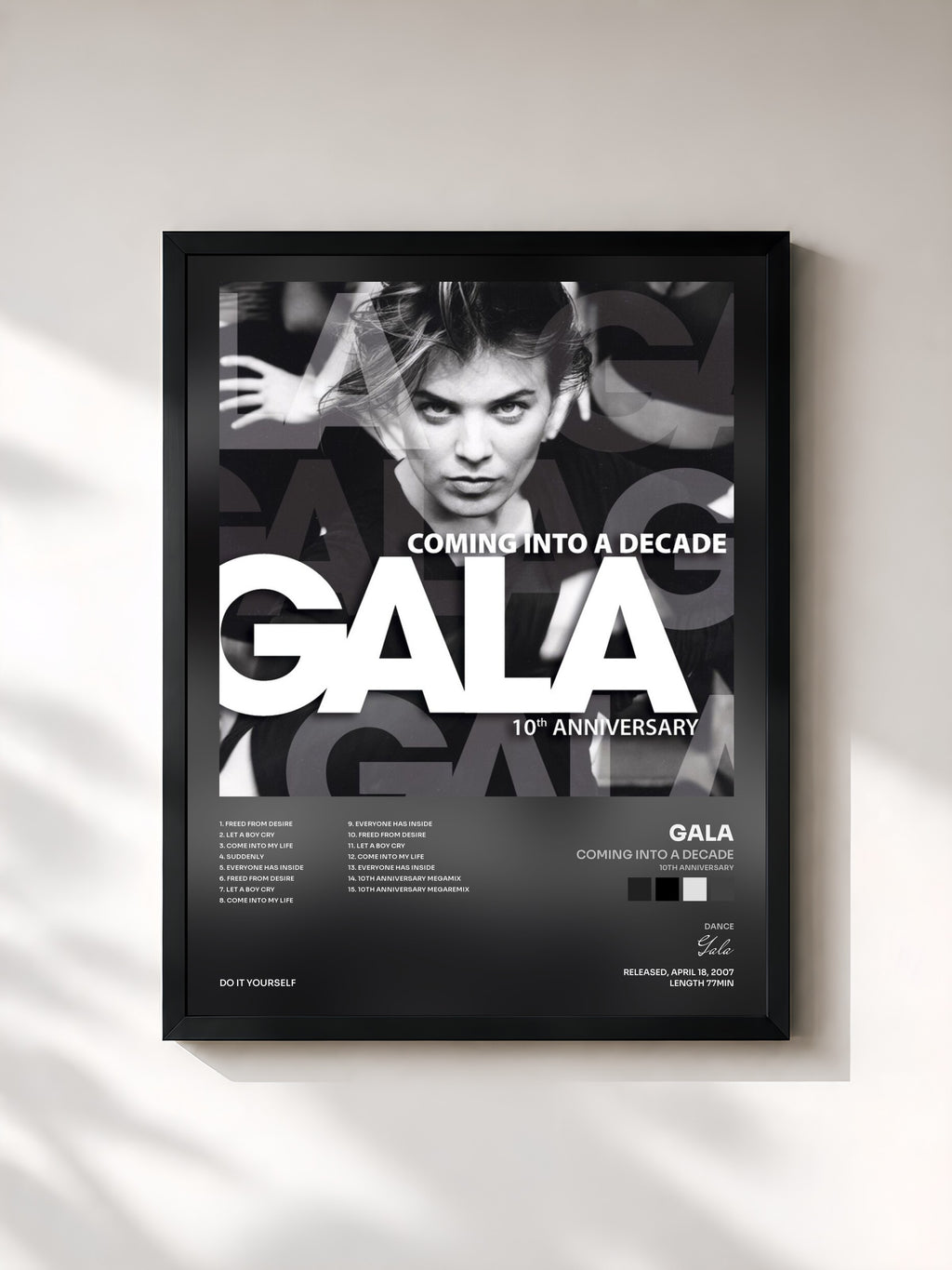#noir Tableau de l'album Coming Into a Decade (10Th Anniversary) de Gala, cadre noir, imprimé et encadré en France