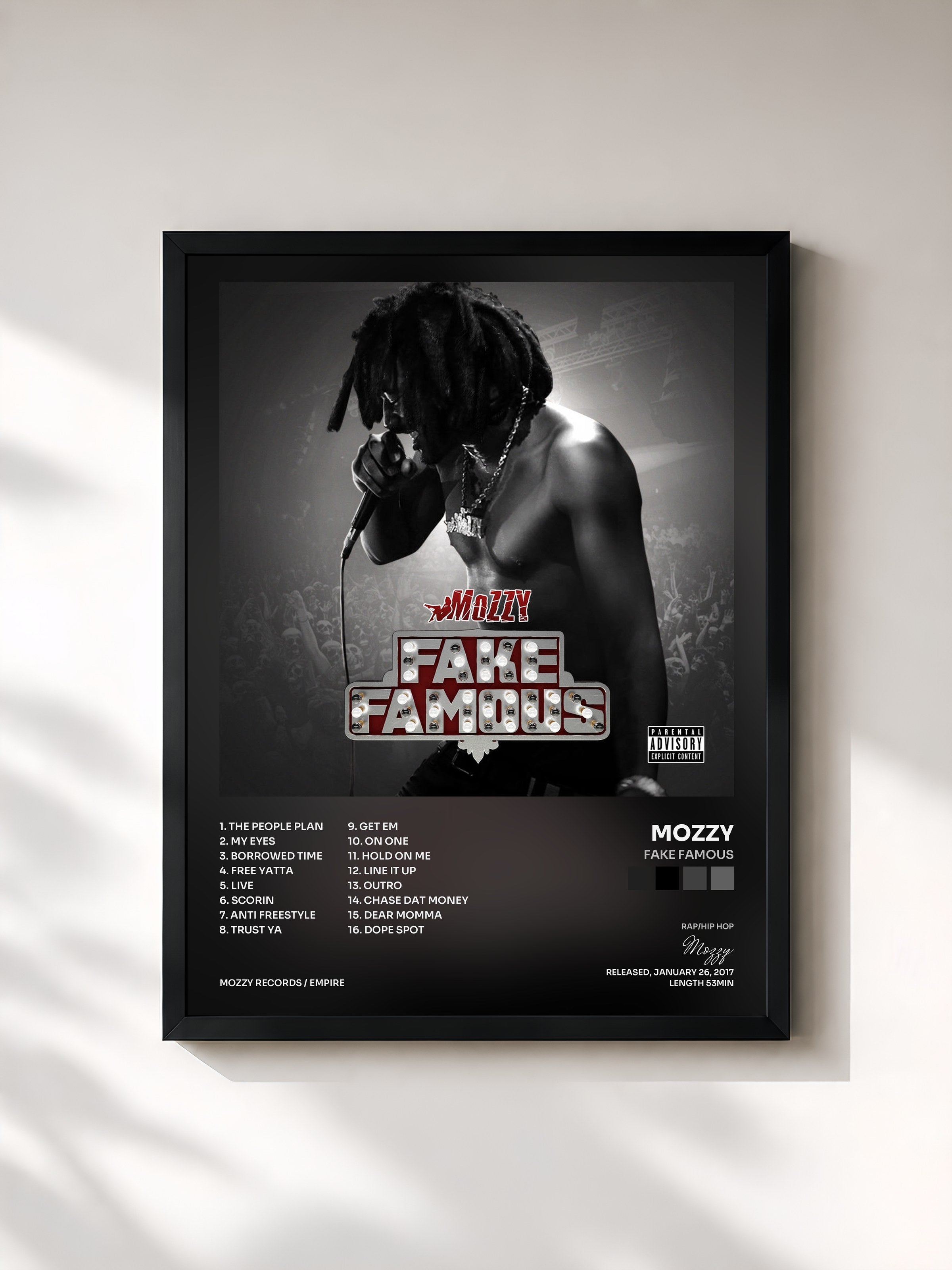 #noir Tableau de l'album Fake Famous de Mozzy, cadre noir, imprimé et encadré en France
