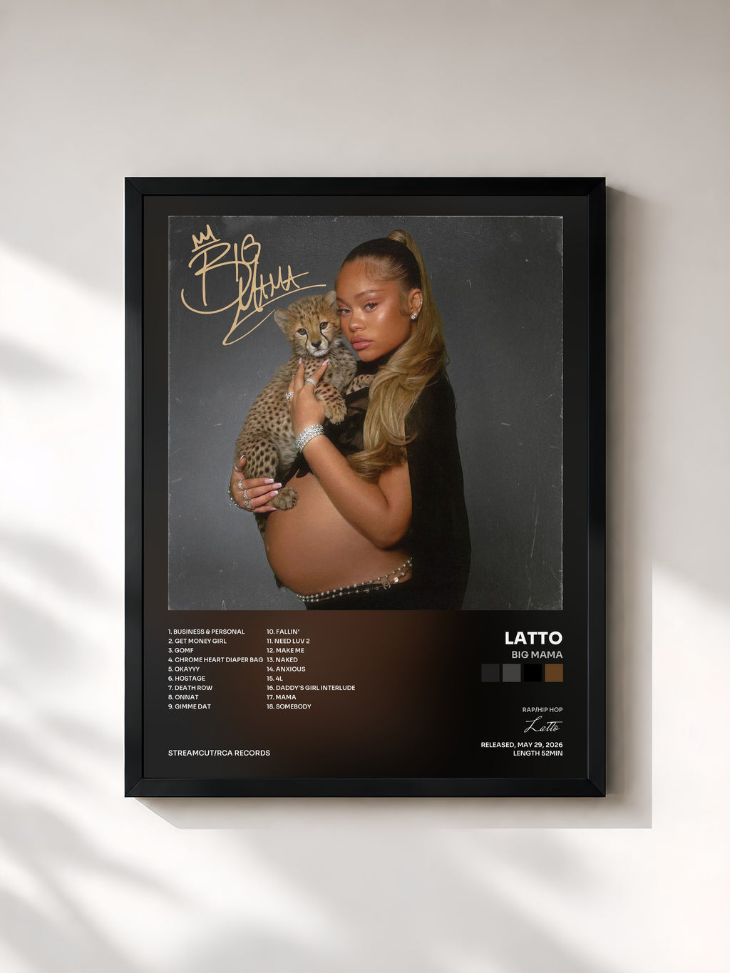 #noir Tableau de l'album Big Mama de Latto, cadre noir, imprimé et encadré en France