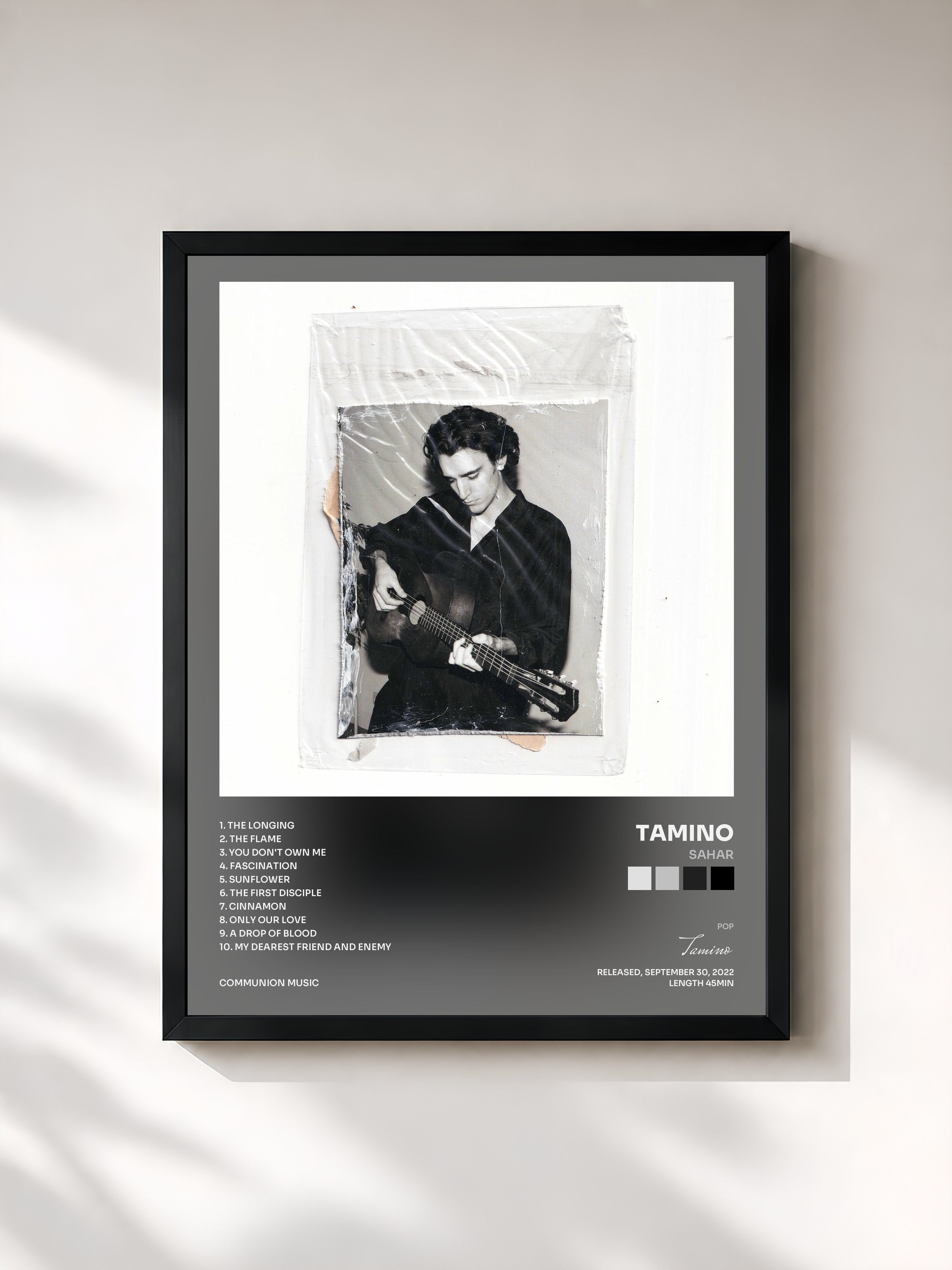 #noir Tableau de l'album Sahar de Tamino, cadre noir, imprimé et encadré en France