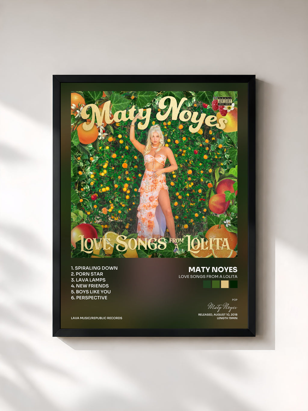 #noir Tableau de l'album Love Songs From A Lolita de Maty Noyes, cadre noir, imprimé et encadré en France