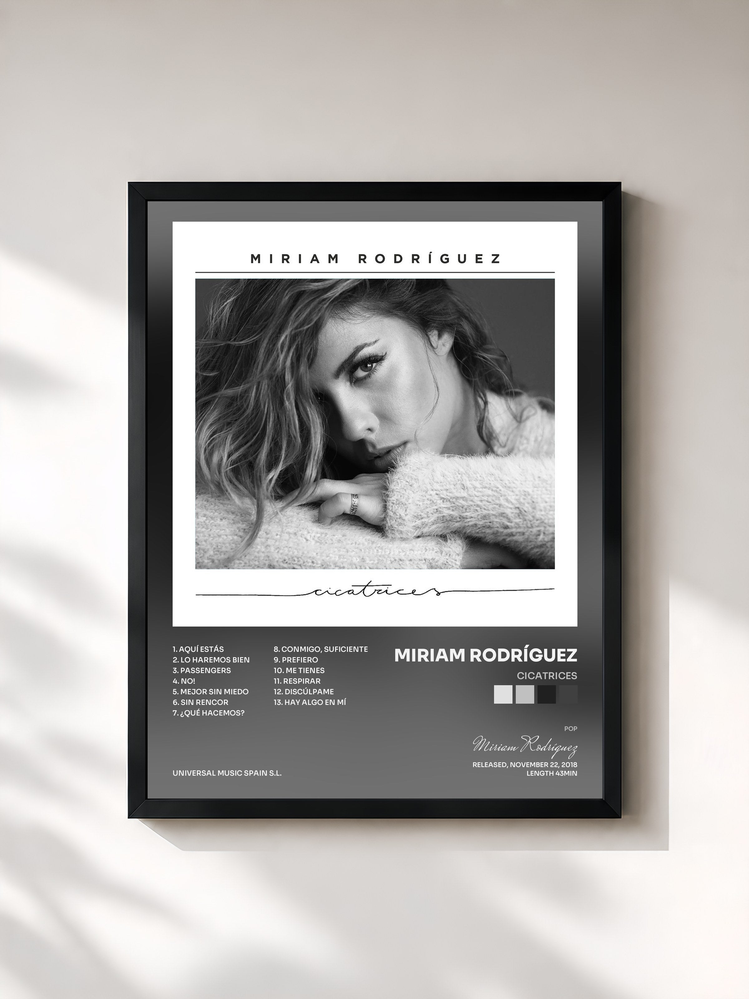 #noir Tableau de l'album Cicatrices de Miriam Rodríguez, cadre noir, imprimé et encadré en France