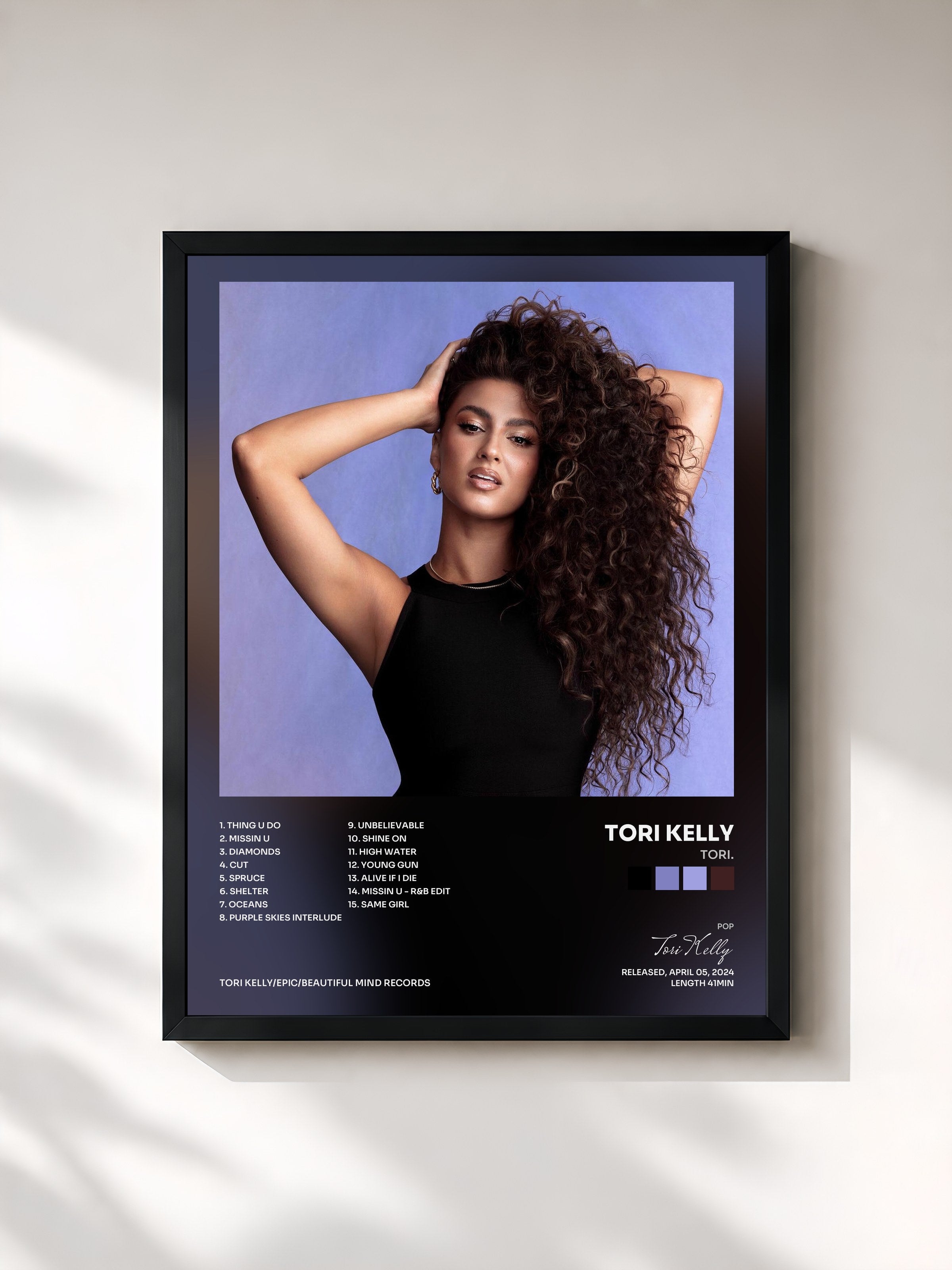 #noir Tableau de l'album TORI. de Tori Kelly, cadre noir, imprimé et encadré en France