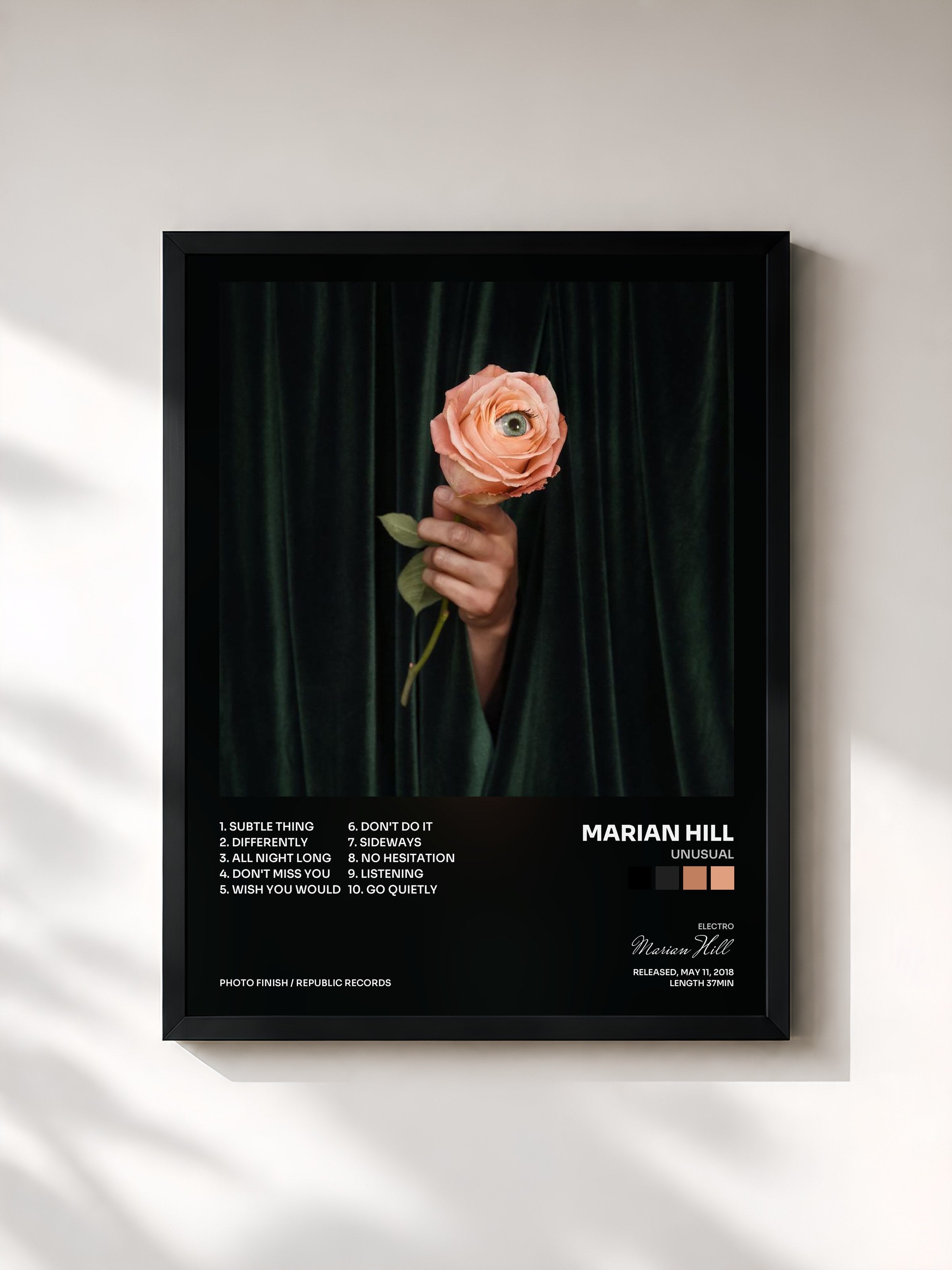 #noir Tableau de l'album Unusual de Marian Hill, cadre noir, imprimé et encadré en France