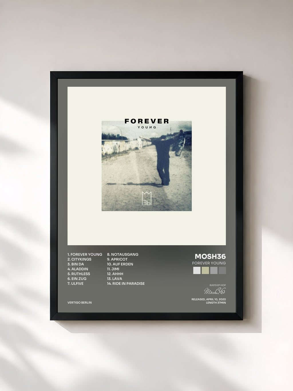 #noir Tableau de l'album Forever Young de Mosh36, cadre noir, imprimé et encadré en France