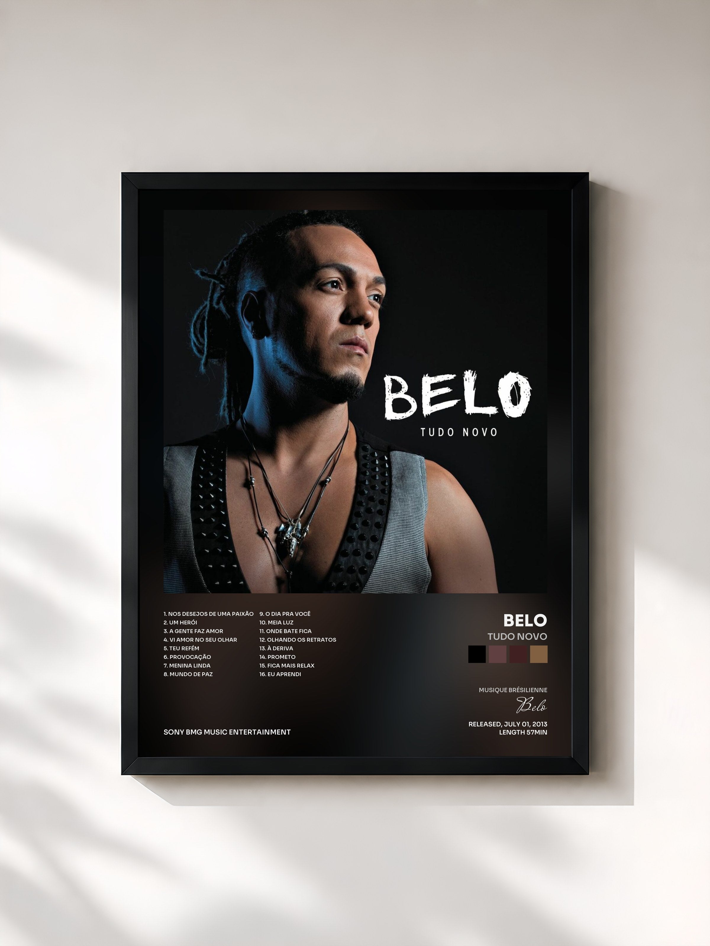 #noir Tableau de l'album Tudo Novo de Belo, cadre noir, imprimé et encadré en France