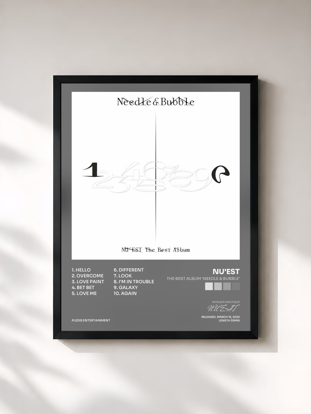 #noir Tableau de l'album The Best Album ‘Needle & Bubble’ de NU'EST, cadre noir, imprimé et encadré en France