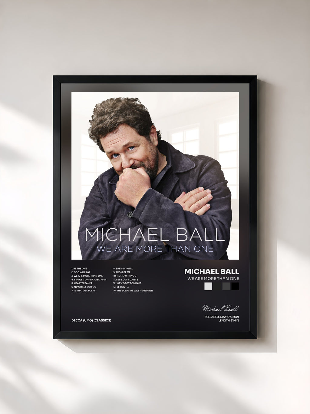 #noir Tableau de l'album We Are More Than One de Michael Ball, cadre noir, imprimé et encadré en France