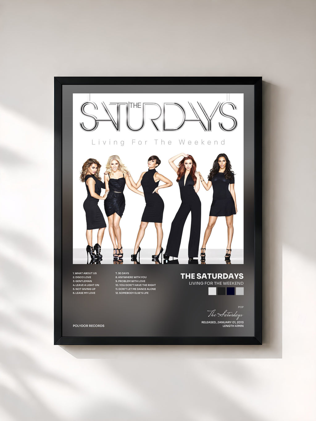 #noir Tableau de l'album Living For The Weekend de The Saturdays, cadre noir, imprimé et encadré en France