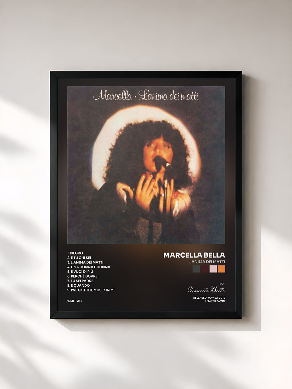 #noir Tableau de l'album L'anima dei matti de Marcella Bella, cadre noir, imprimé et encadré en France