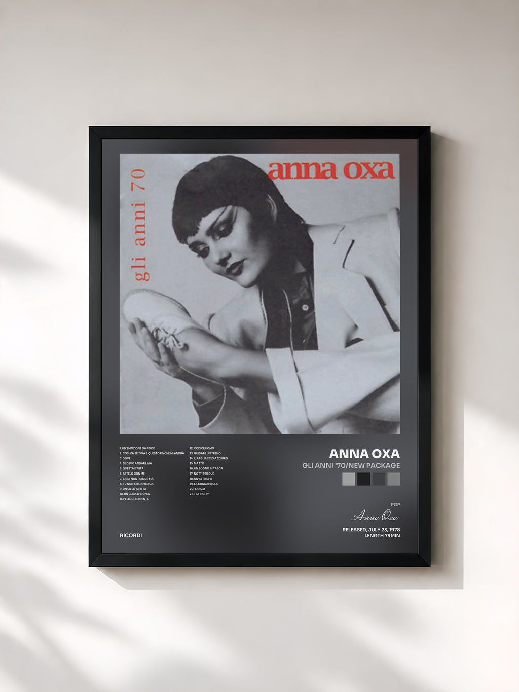 #noir Tableau de l'album Gli Anni '70/New Package de Anna Oxa, cadre noir, imprimé et encadré en France