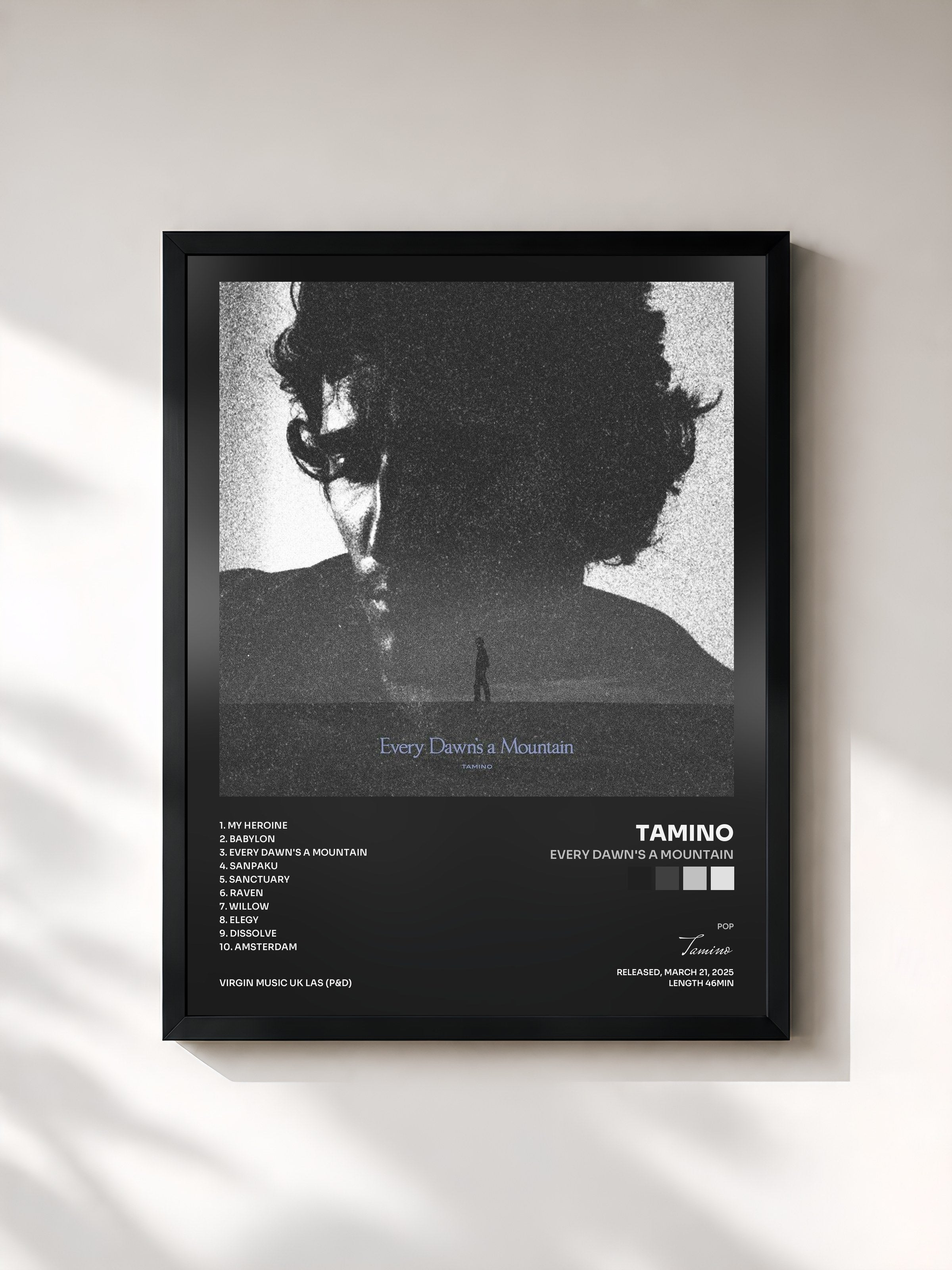 #noir Tableau de l'album Every Dawn's a Mountain de Tamino, cadre noir, imprimé et encadré en France